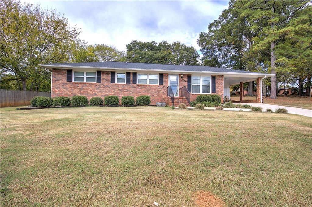 621 Hillside Drive — photo