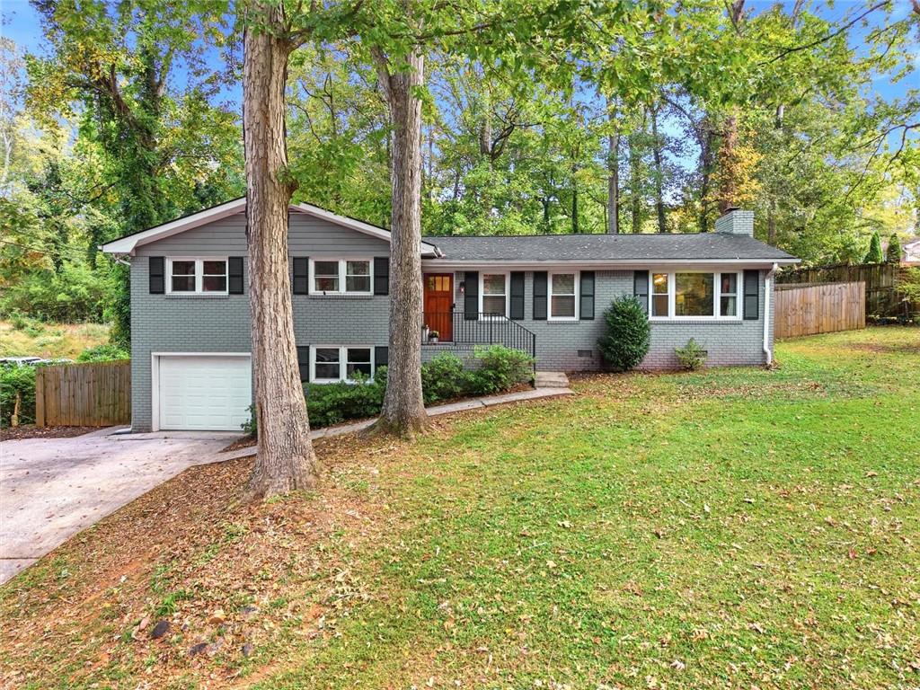 5562 Crestview Drive — photo