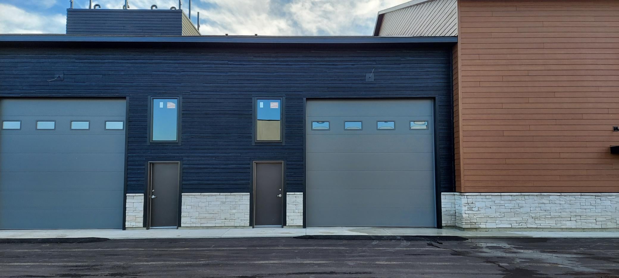 940 Mckinley Parkway — photo