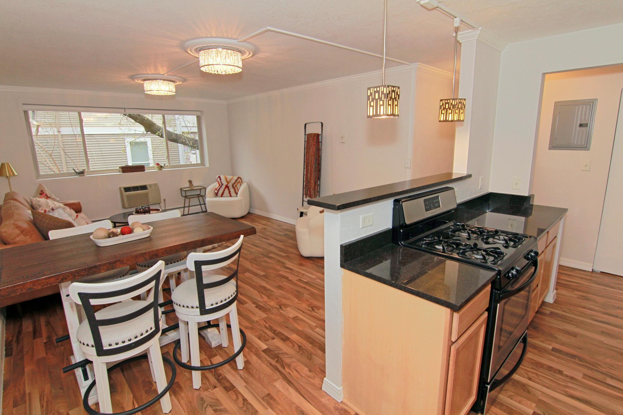 3120 Hennepin Avenue 107 — photo