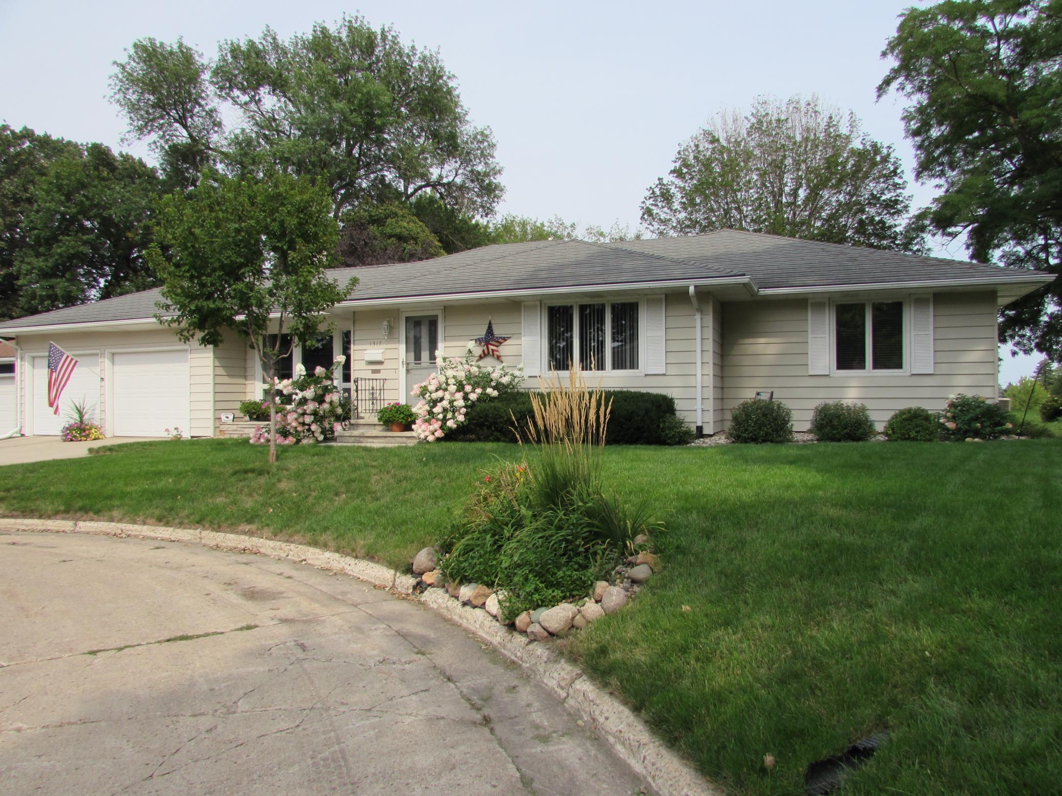 1317 Beach Place — photo
