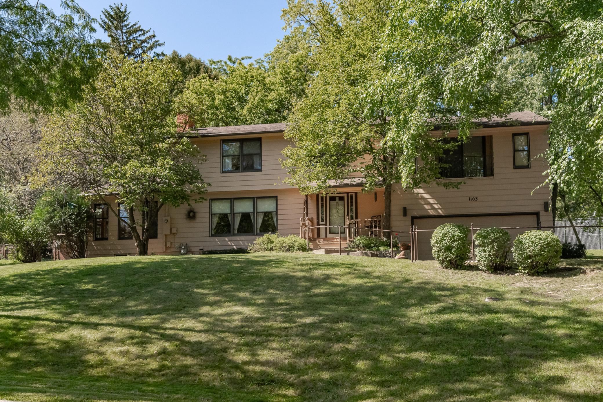 1103 Skyline Drive SW — photo