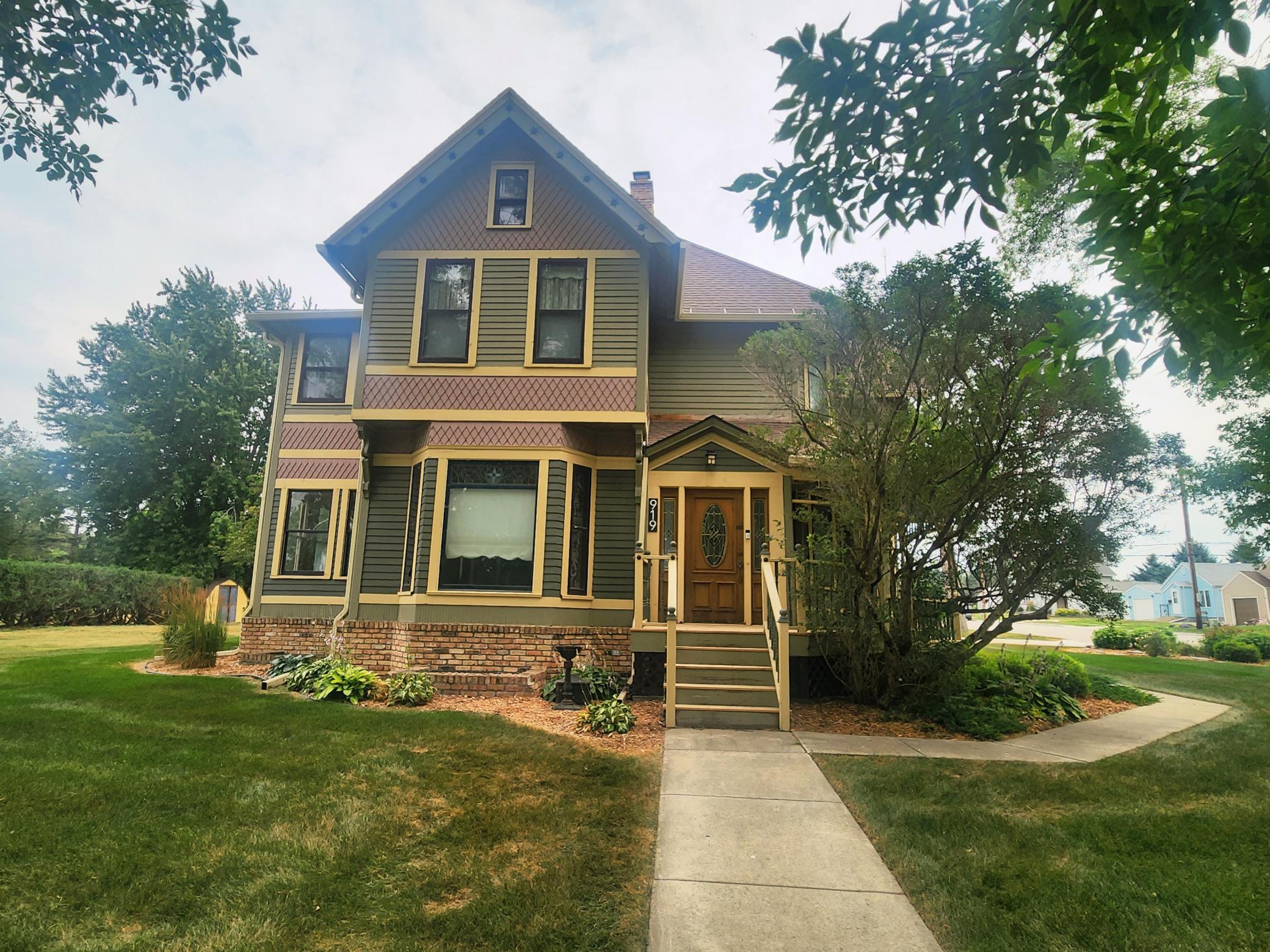 919 3rd Avenue SW, Pipestone, MN 56164 | Realty.com