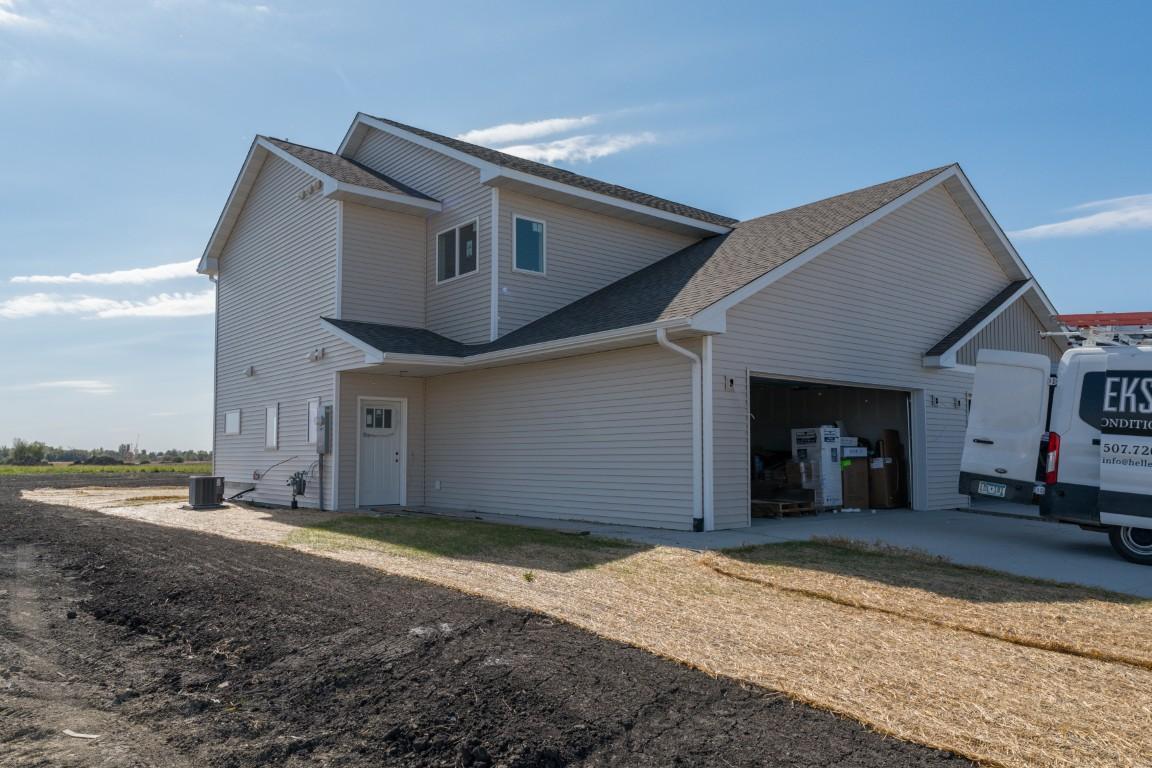 3203 Noble Drive — photo