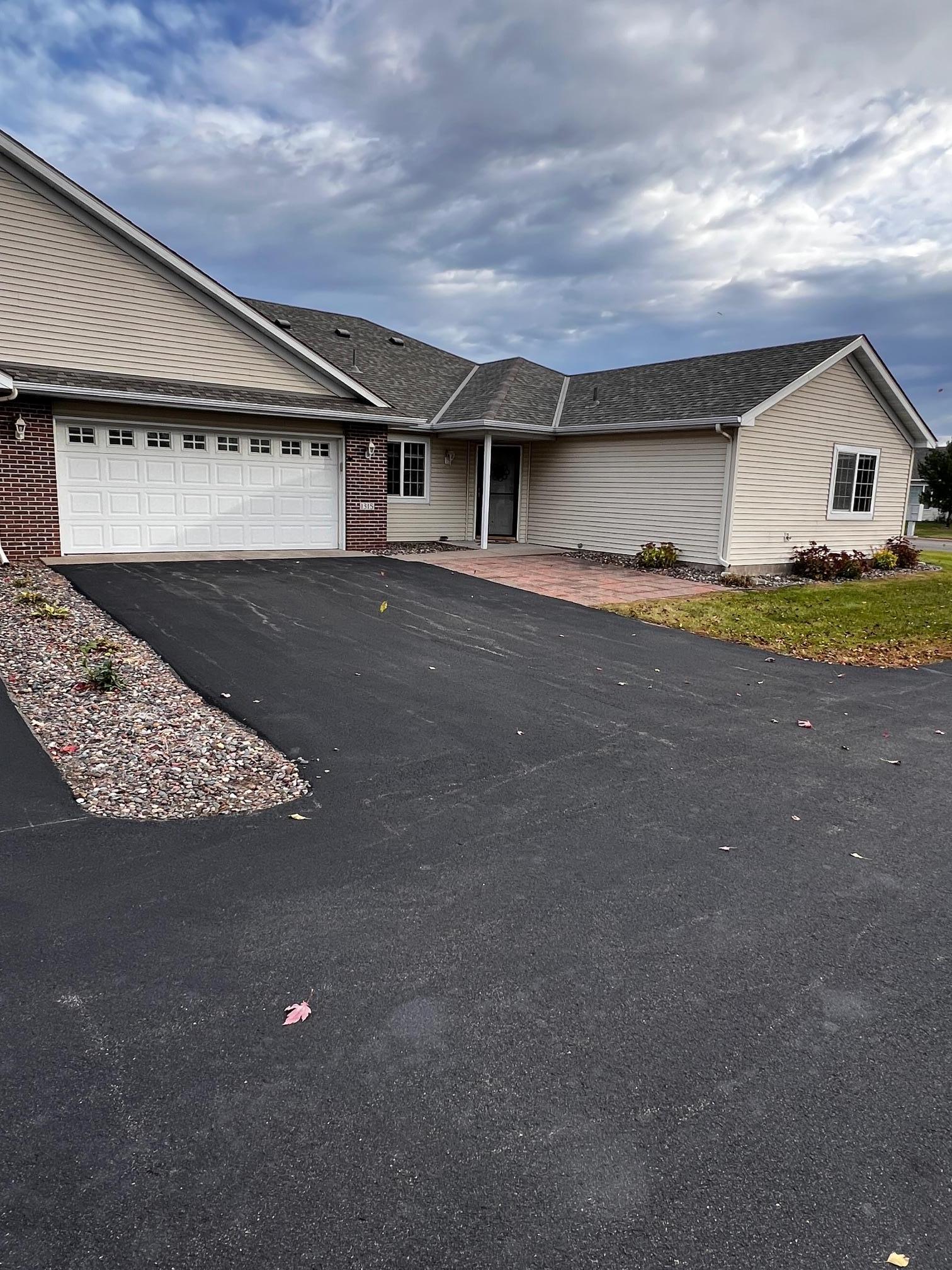 1315 Heritage Lane — photo