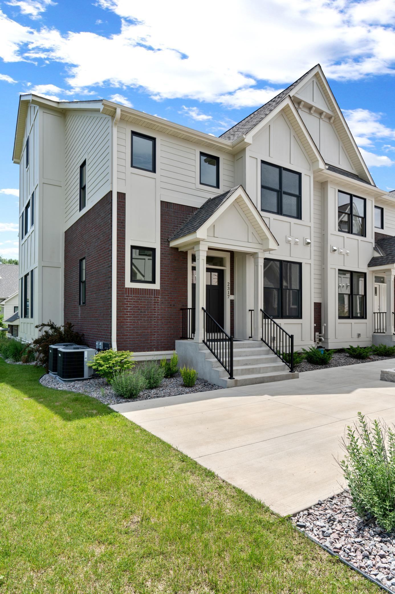 2357 Simply Living Lane — photo