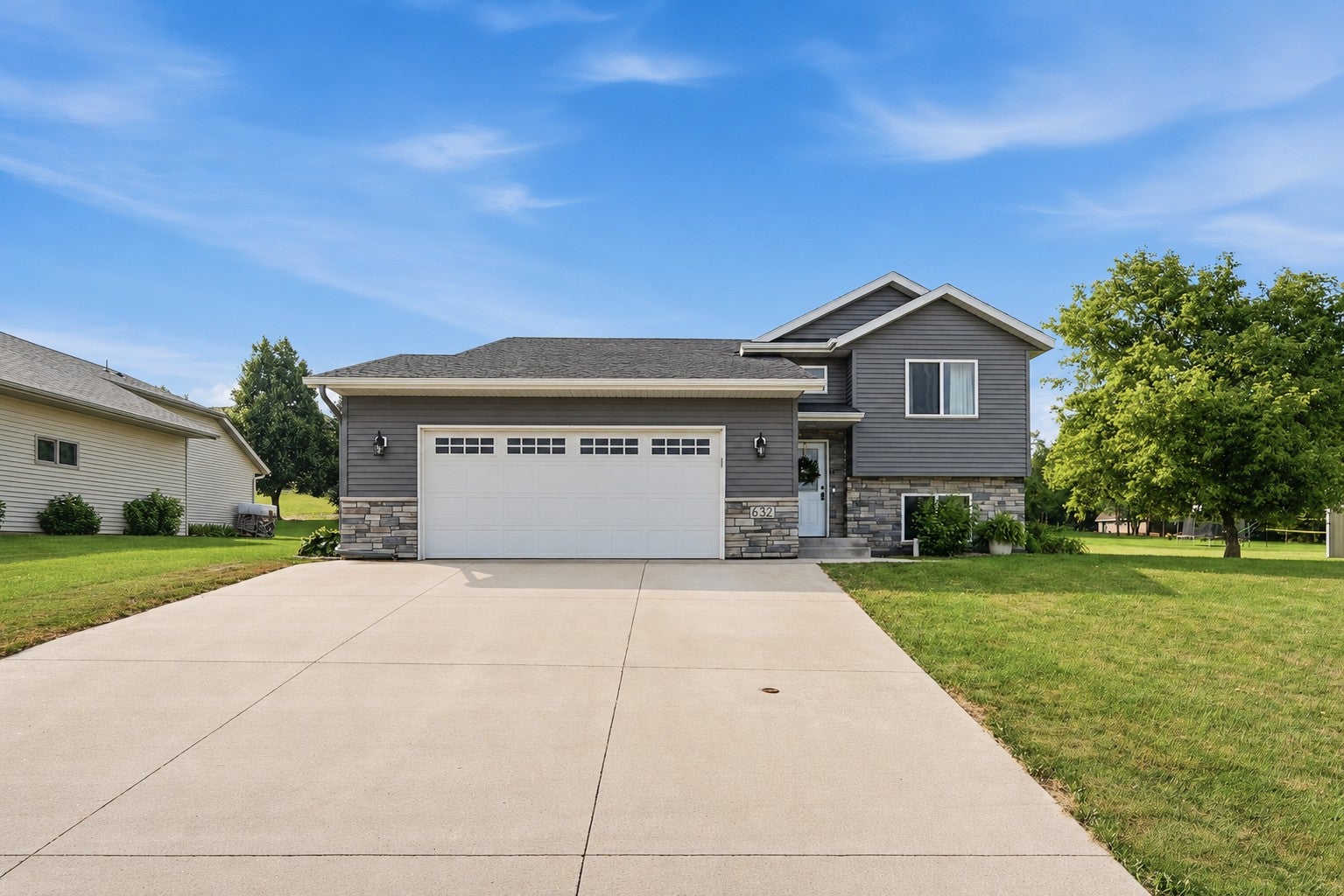632 Emma Drive SE — photo
