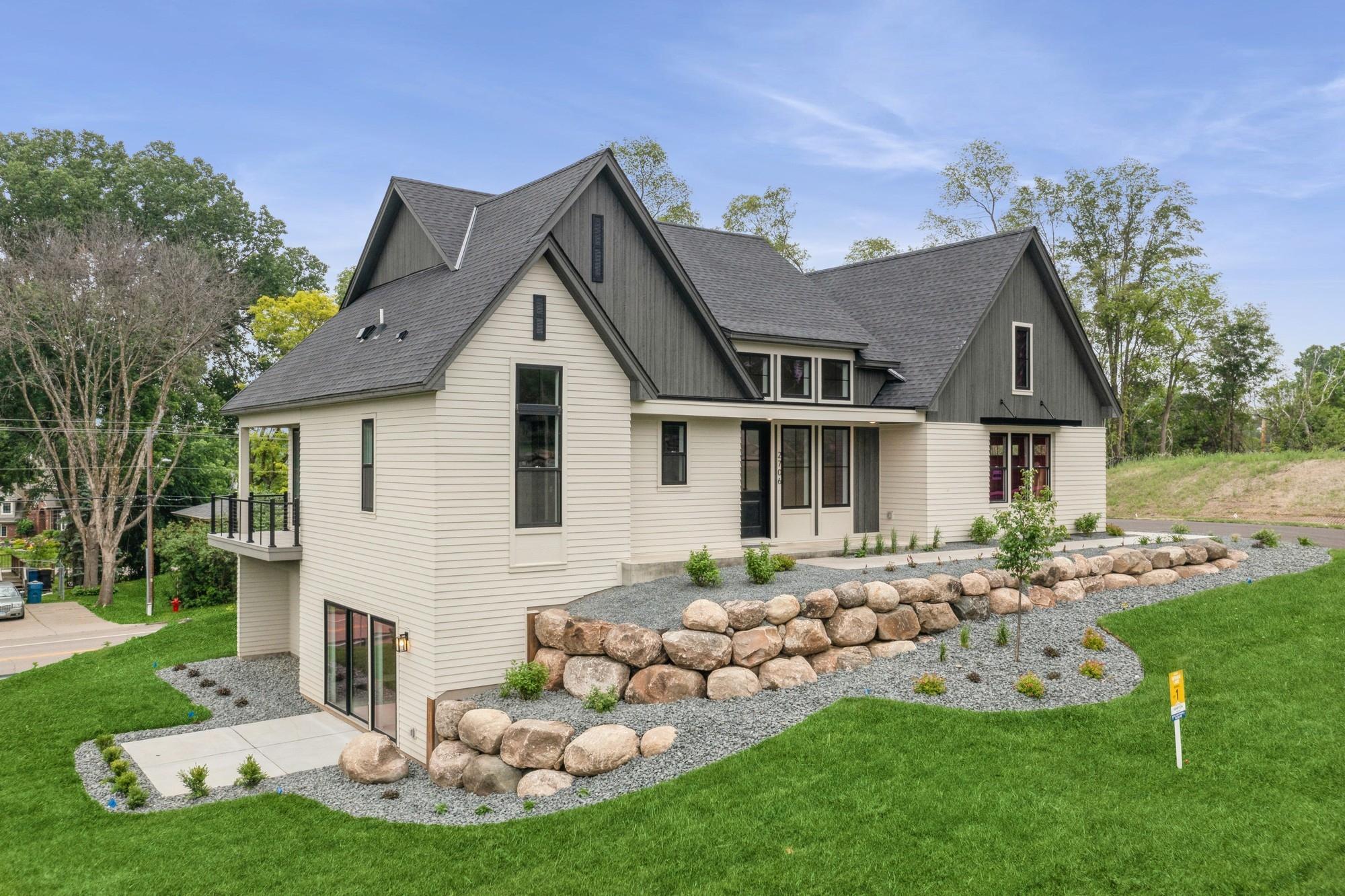 2706 Lakeview Court — photo