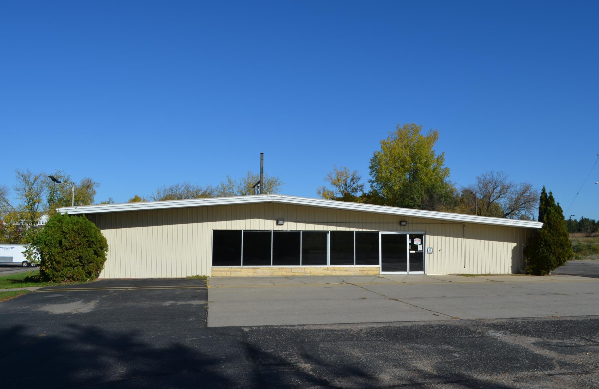 8194 Fairview Road — photo