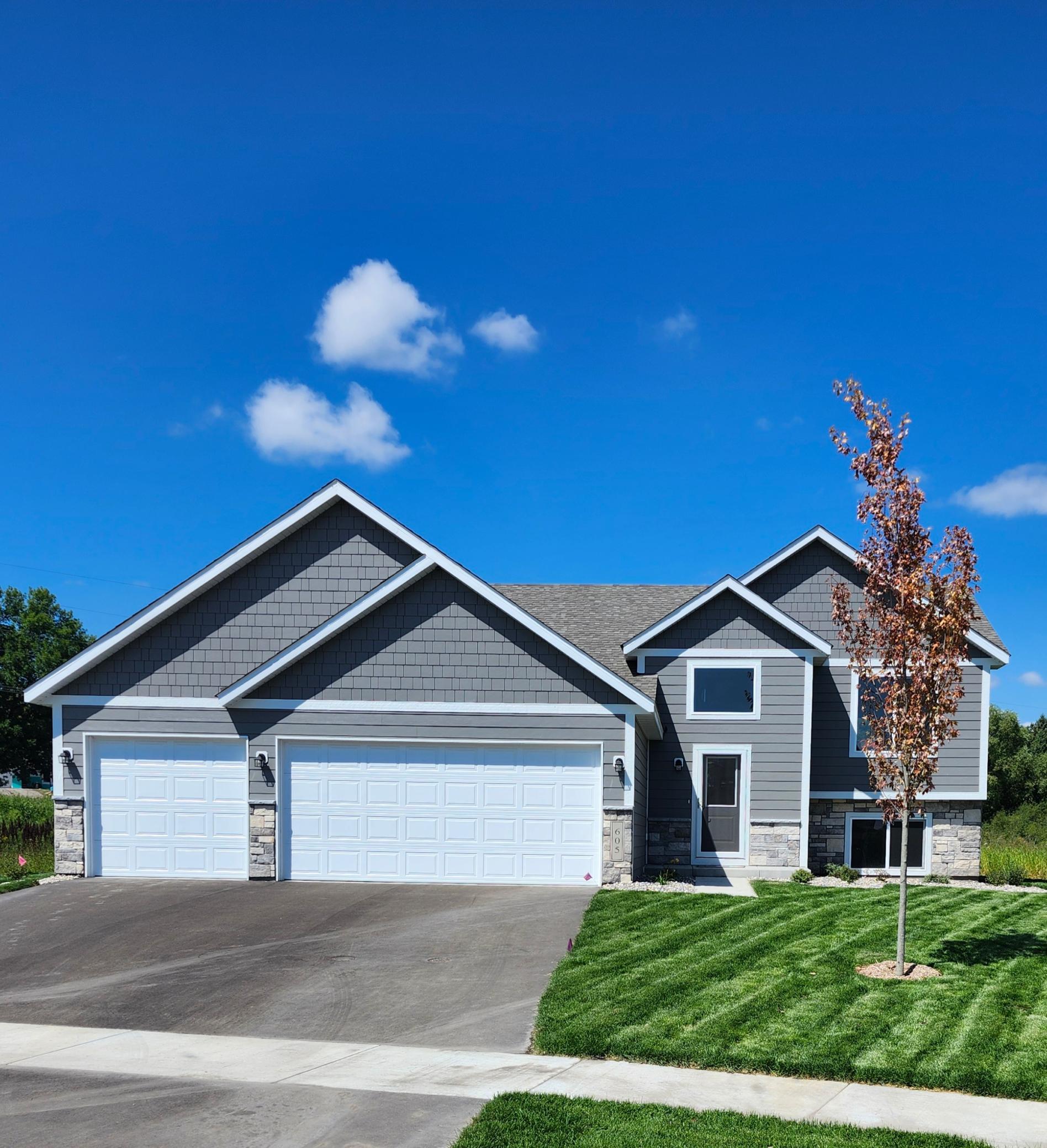 605 Sienna Drive — photo