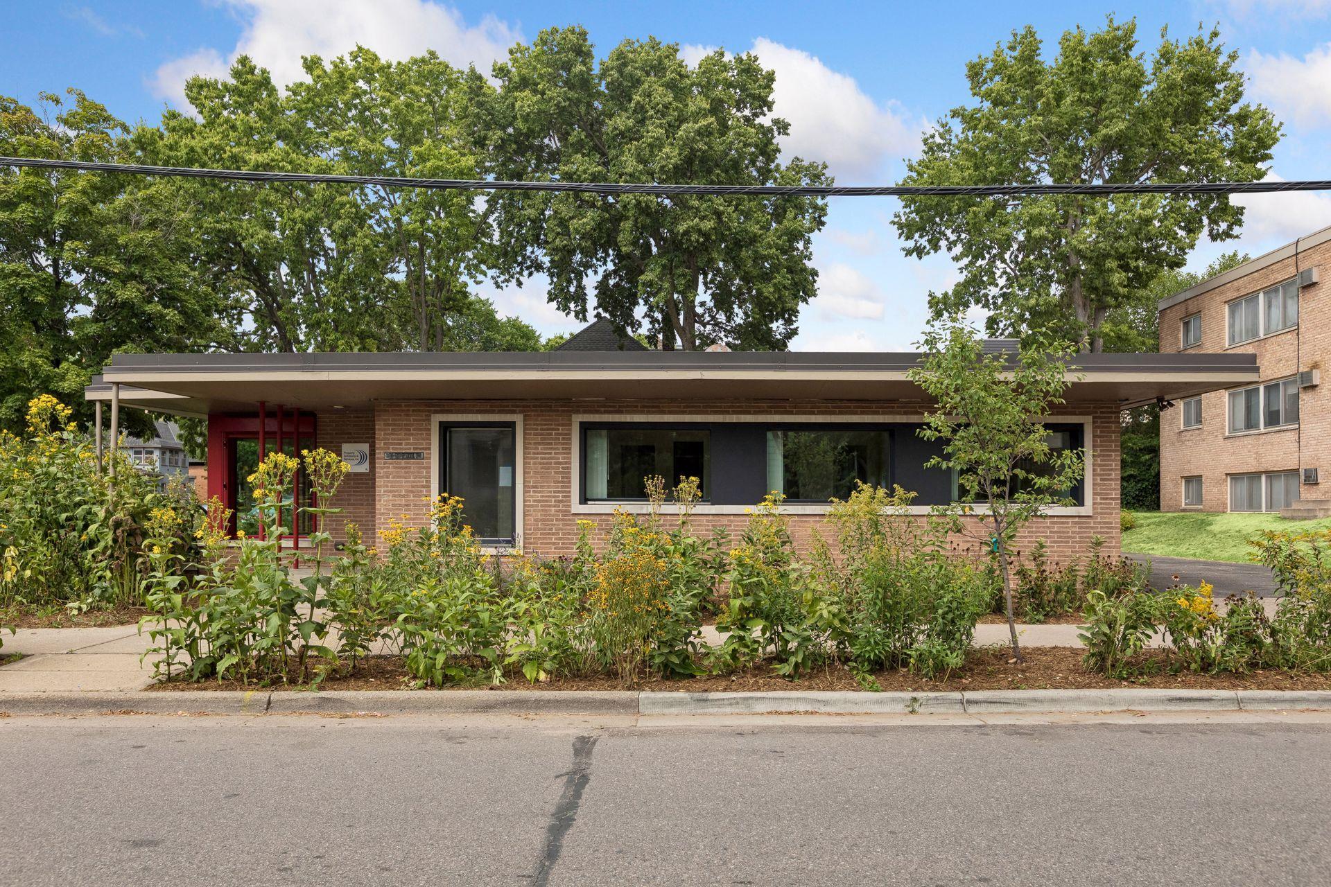 901 23rd Avenue NE — photo