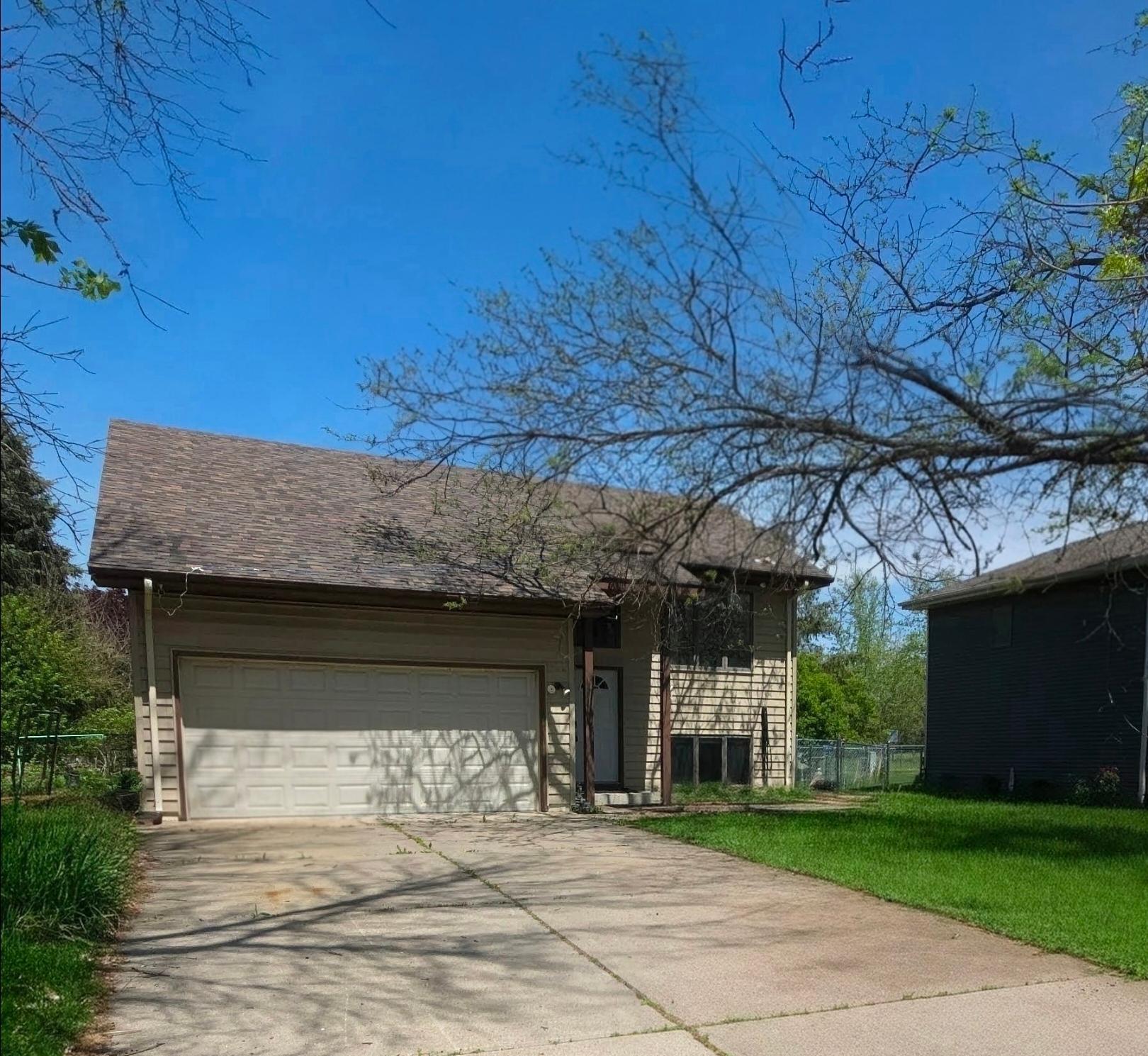 301 Aster Drive — photo