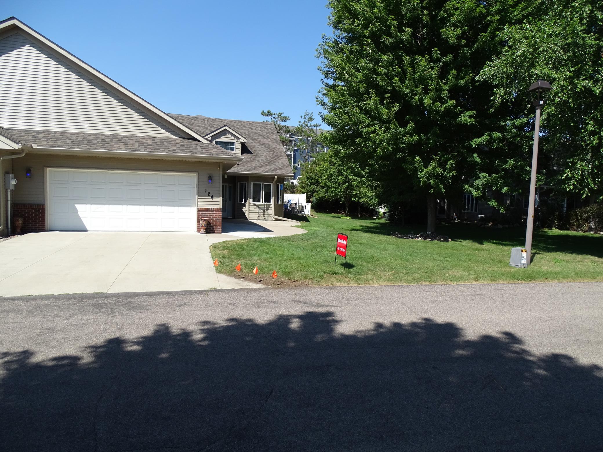 124 Bluebird Lane — photo