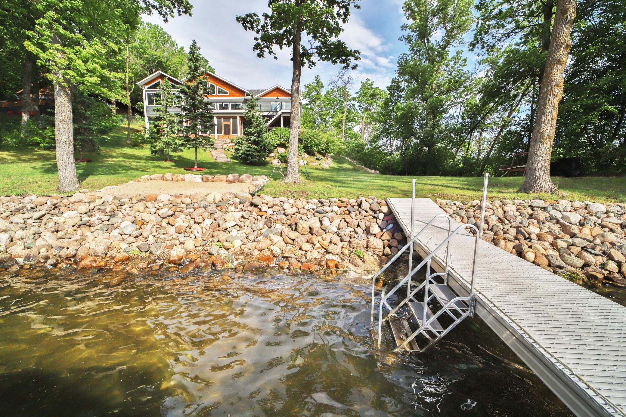 2147 Summit Drive — photo