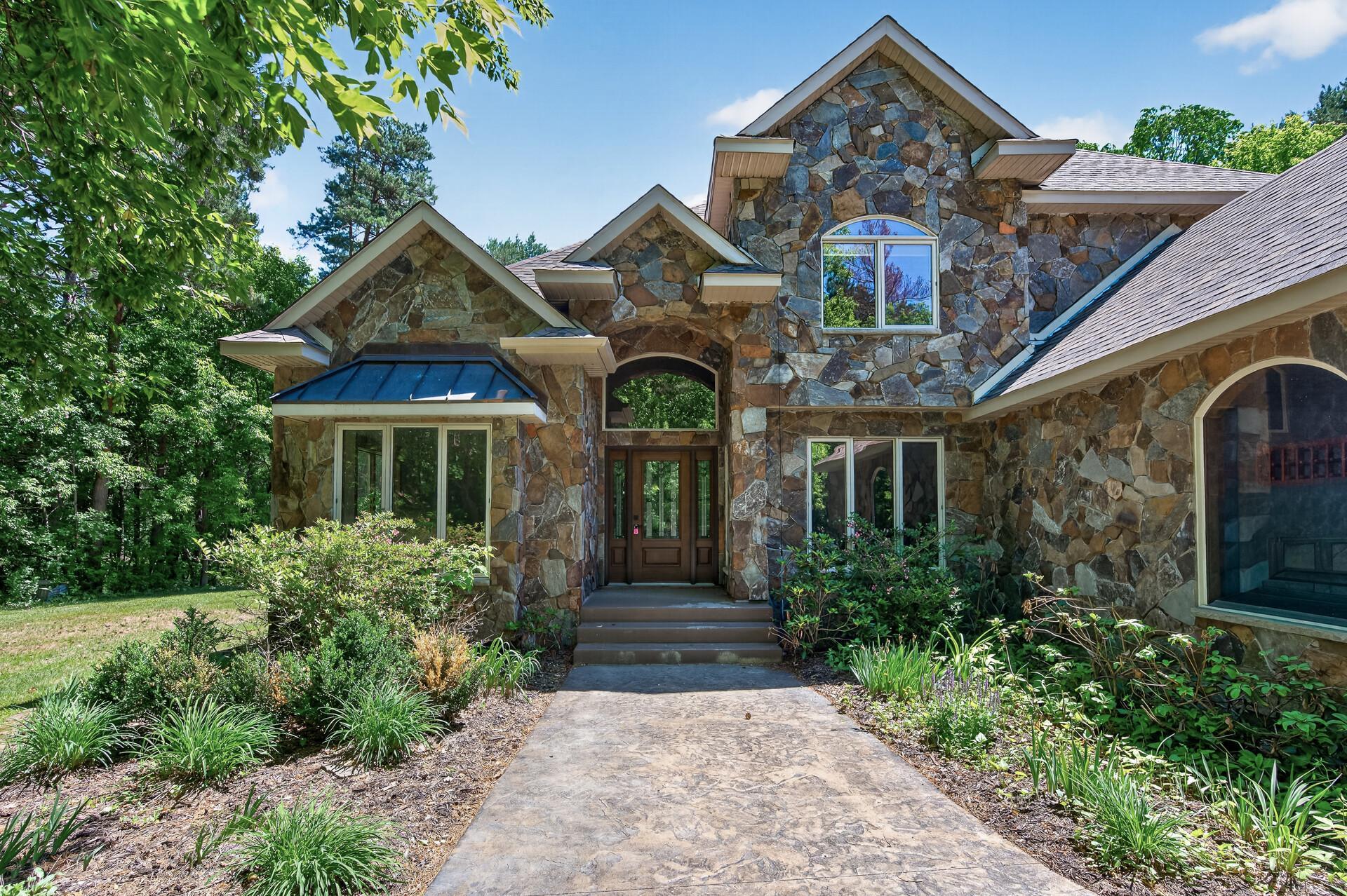 26563 Woodlands Parkway — photo