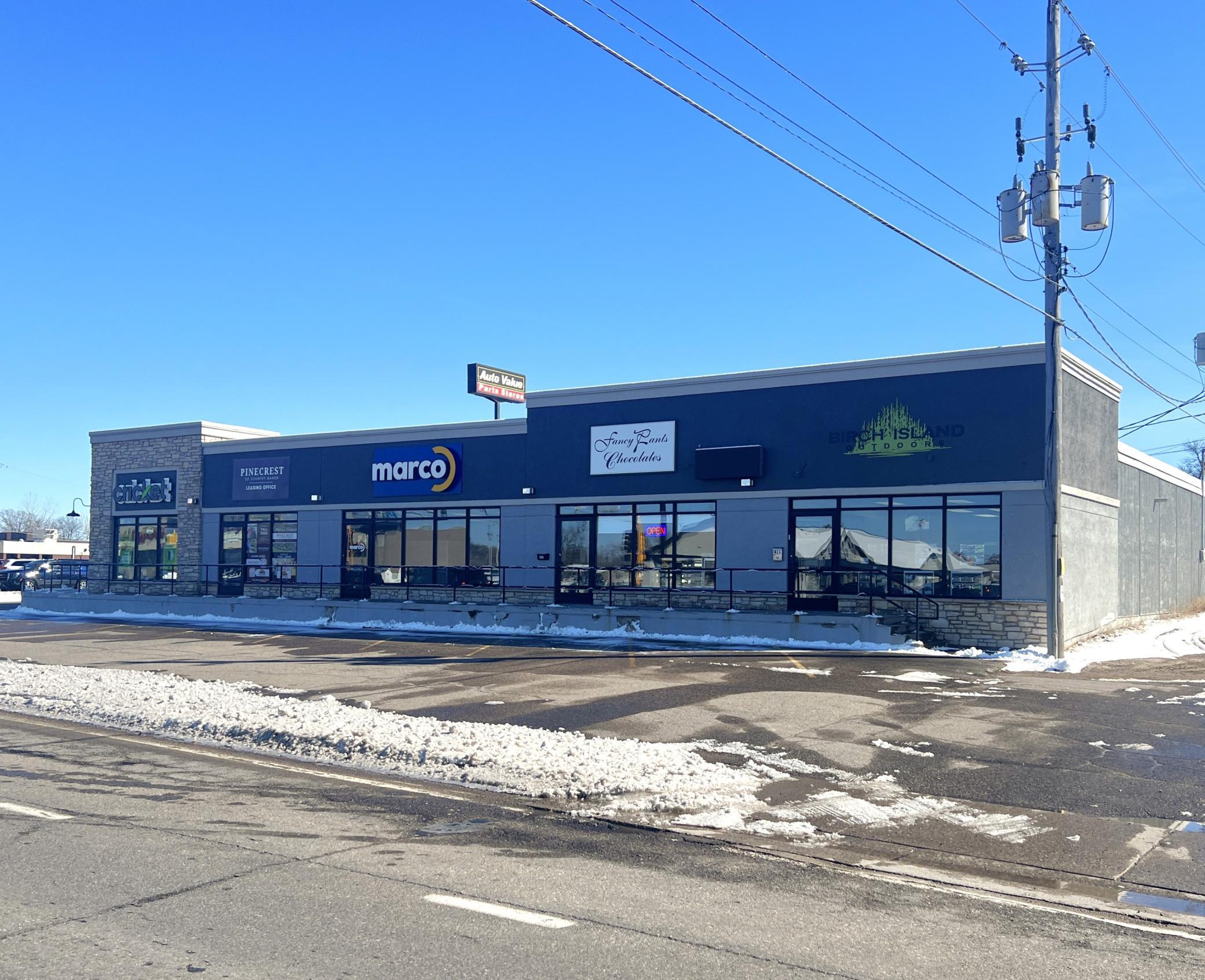 401 W Washington Street End-Cap 411 — photo
