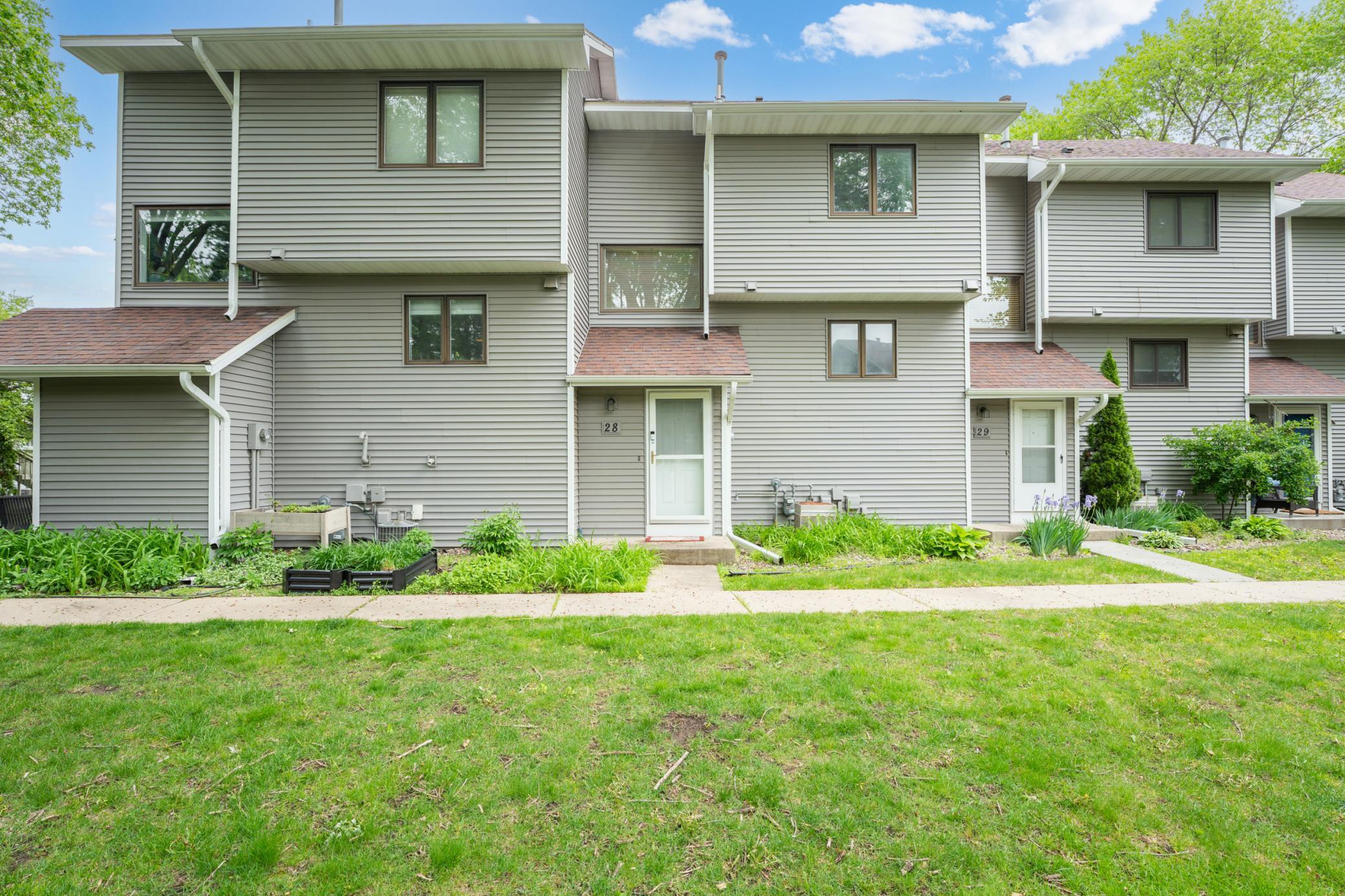 28 Elton Ridge Court NW, Rochester, MN 55901