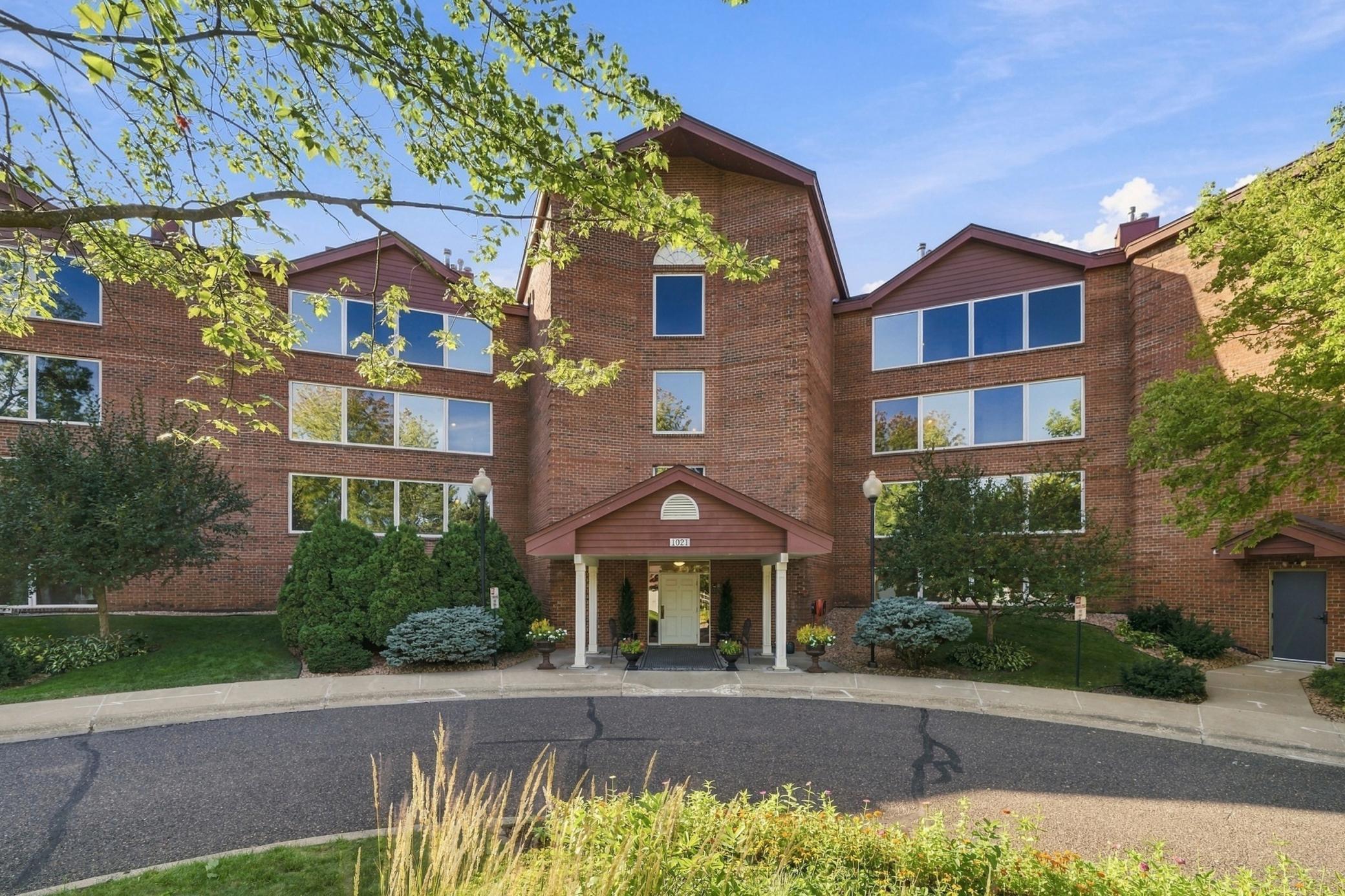 1021 Sibley Memorial Highway 404 — photo