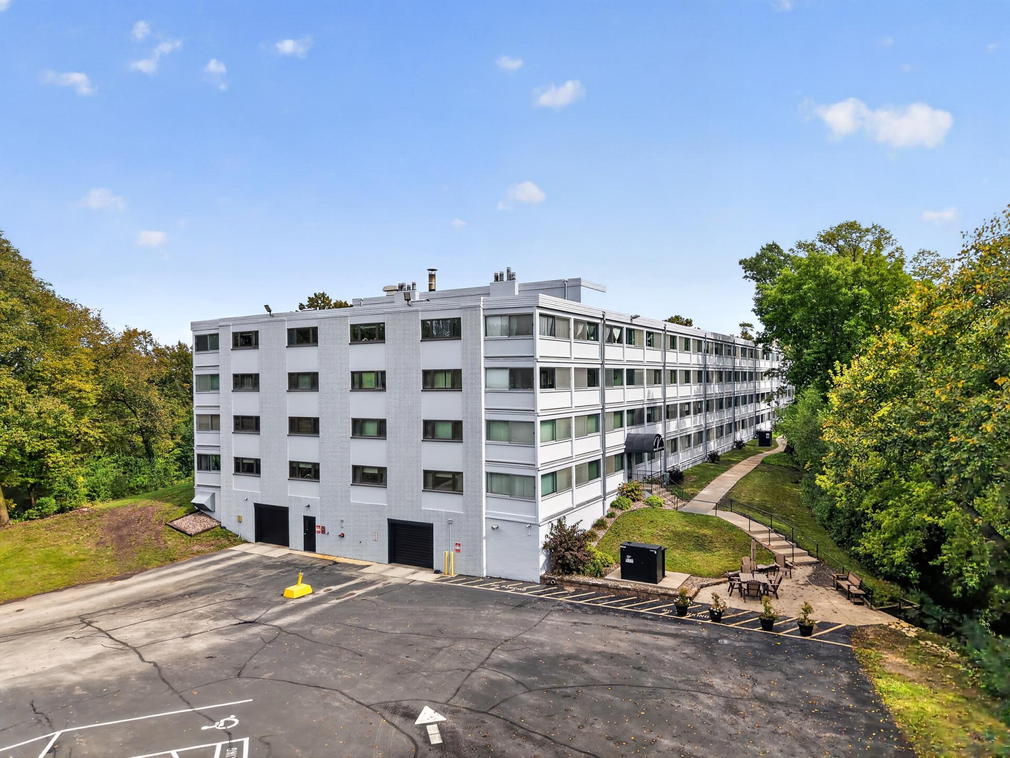 2100 Valkyrie Drive NW 201 — photo