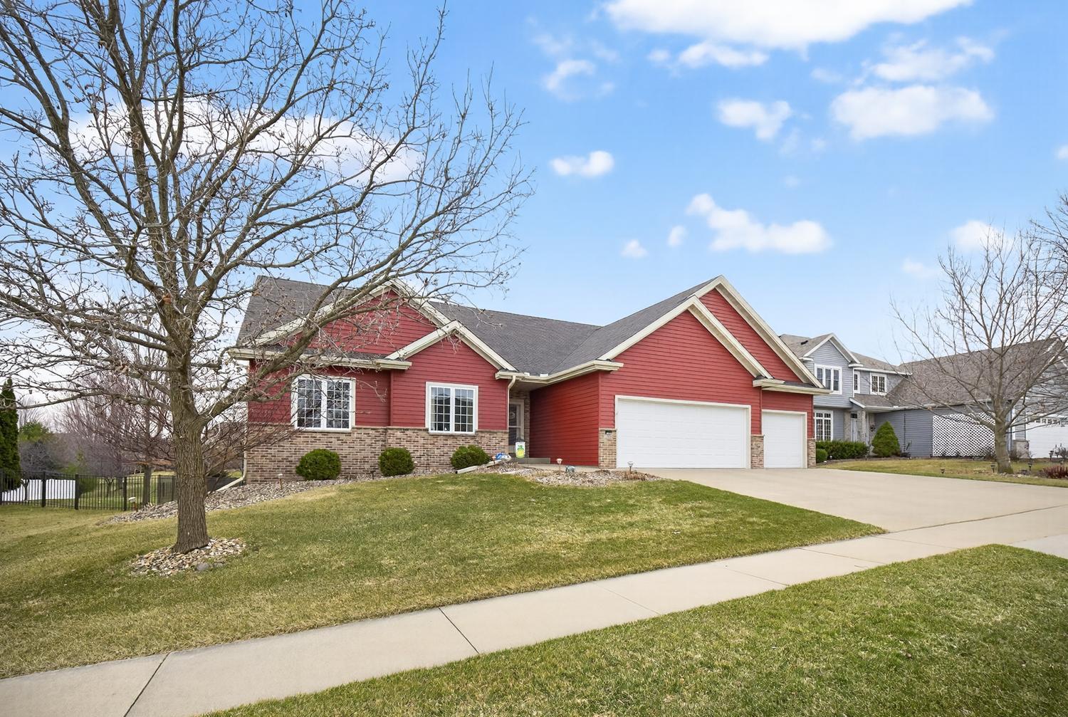 2306 Crimson Ridge Circle NW, Rochester, MN 55901 — photo 2