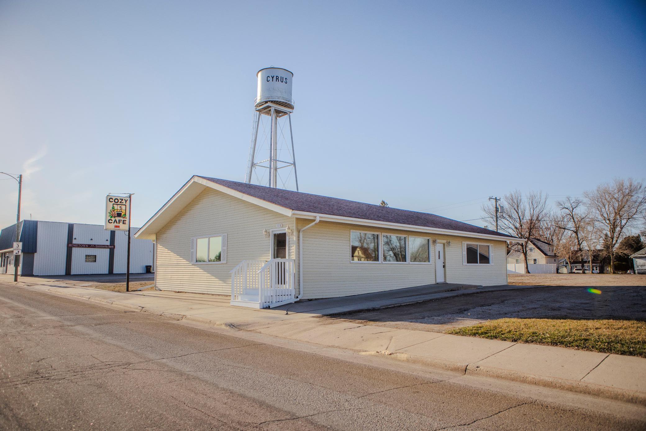 118 E Main Street — photo