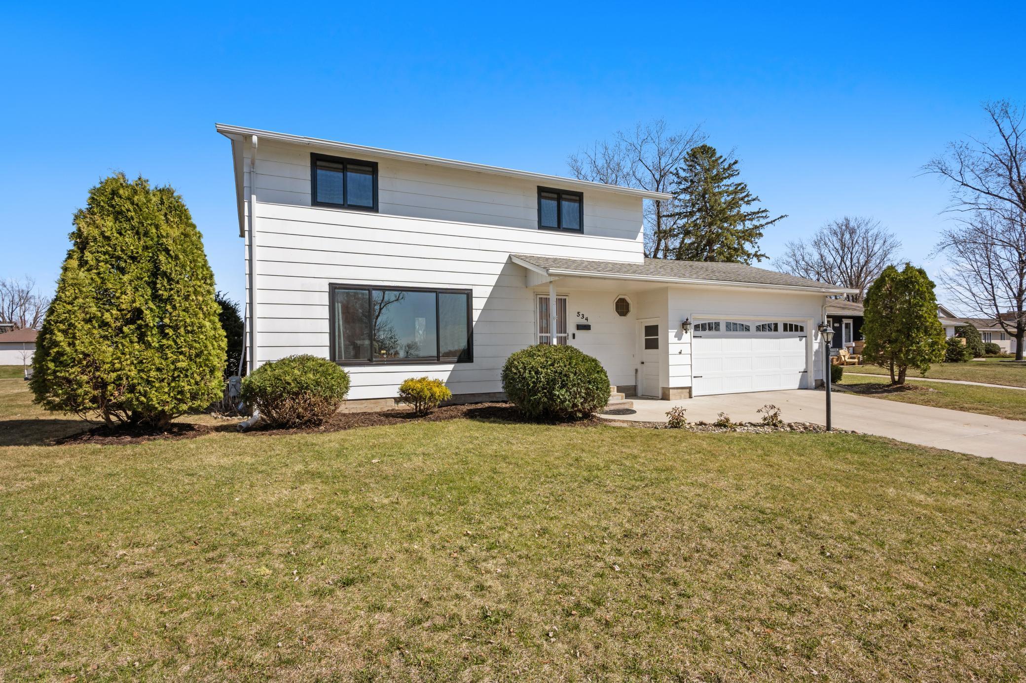 534 Lake Shore Drive — photo
