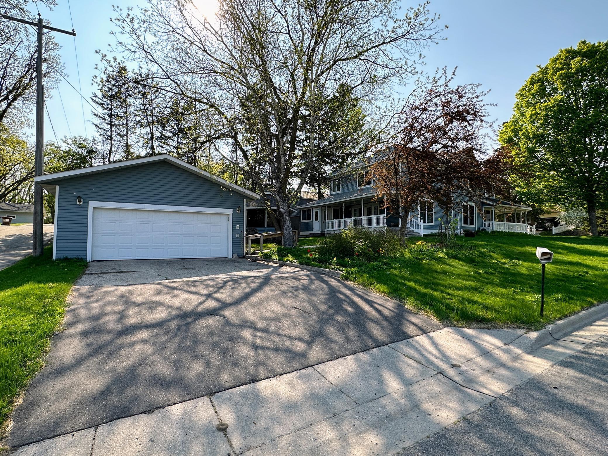 201 W Main Street W — photo