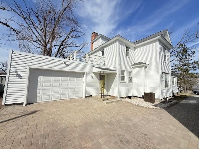 609 Lake Boulevard NE — photo