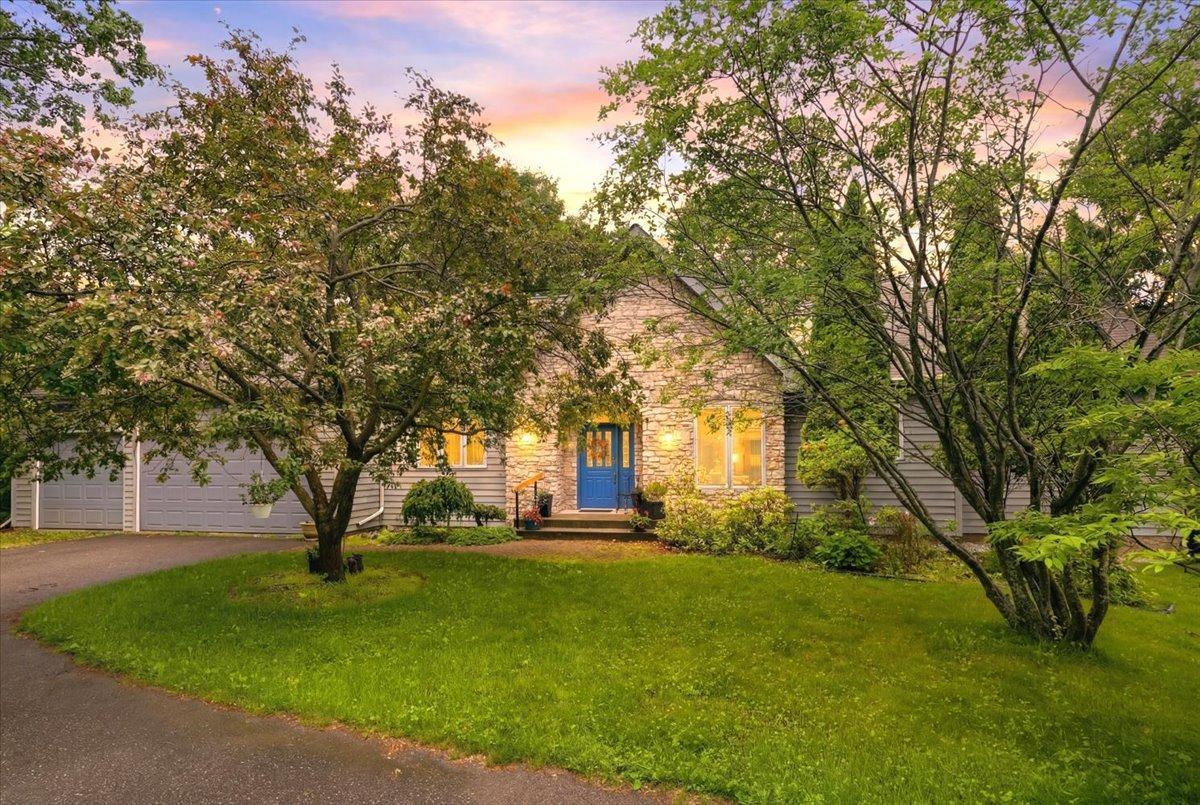 481 Sleepy Hollow Drive — photo