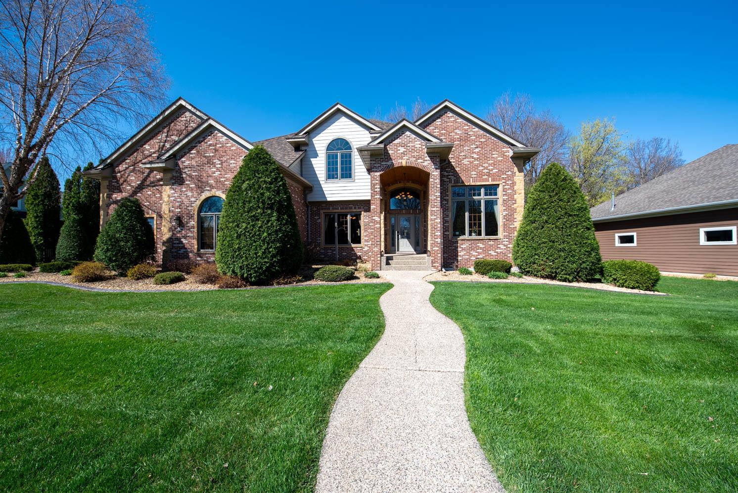 204 Woodhill Court — photo