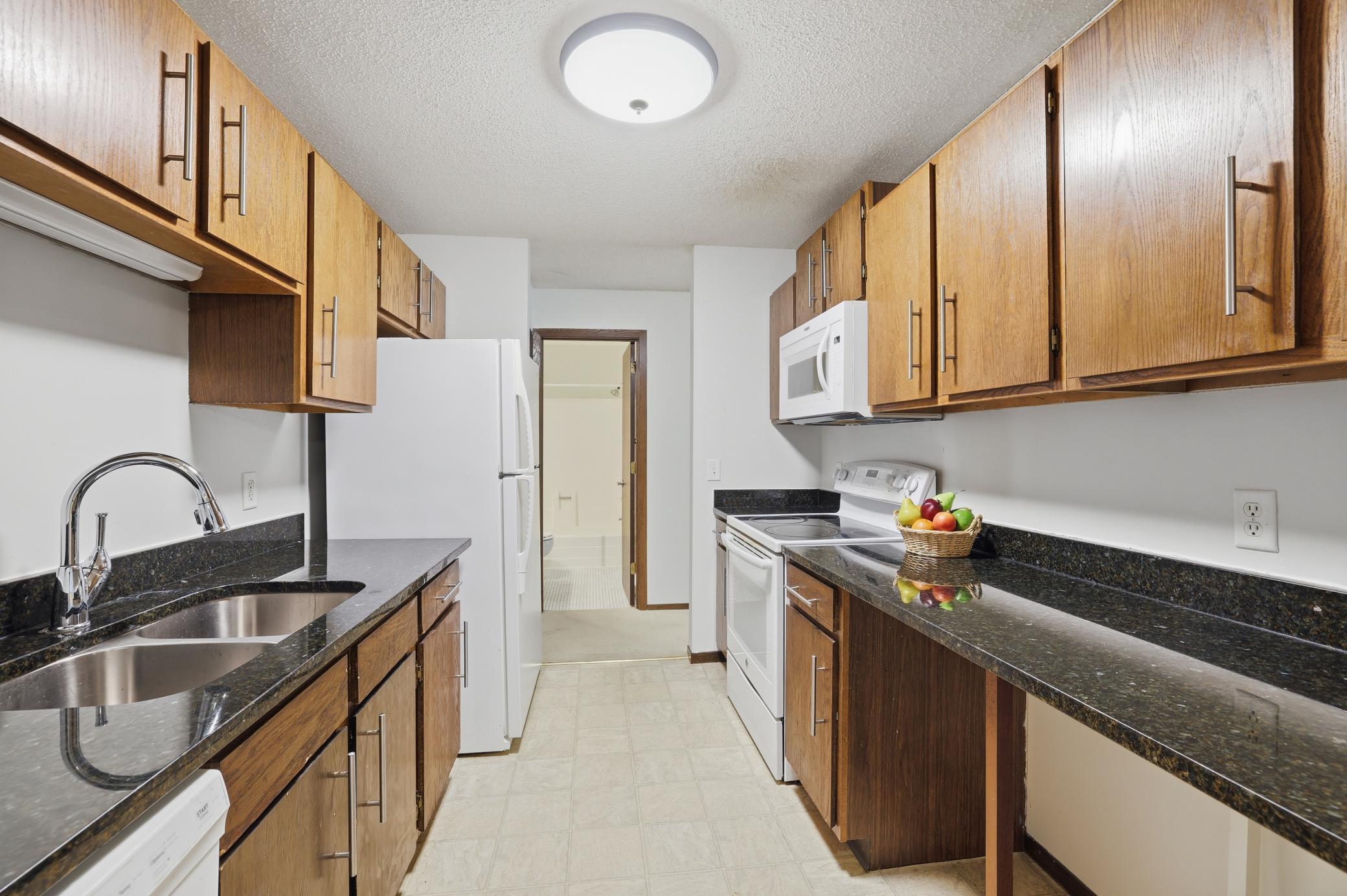 175 County Road B2 E 203 — photo