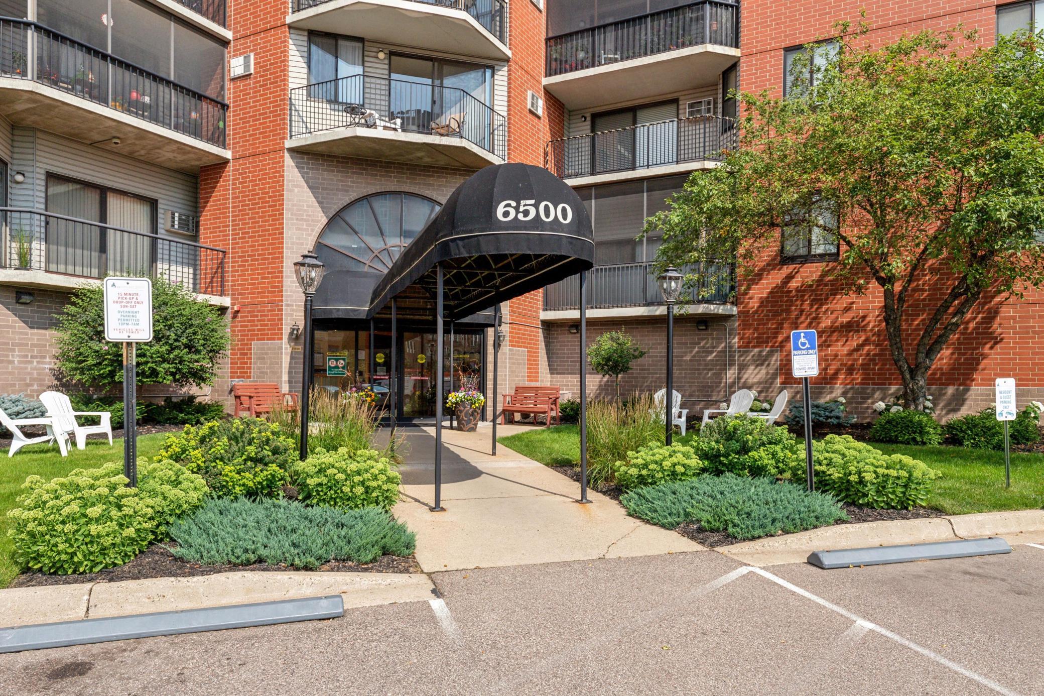 6500 Woodlake Drive 710 — photo