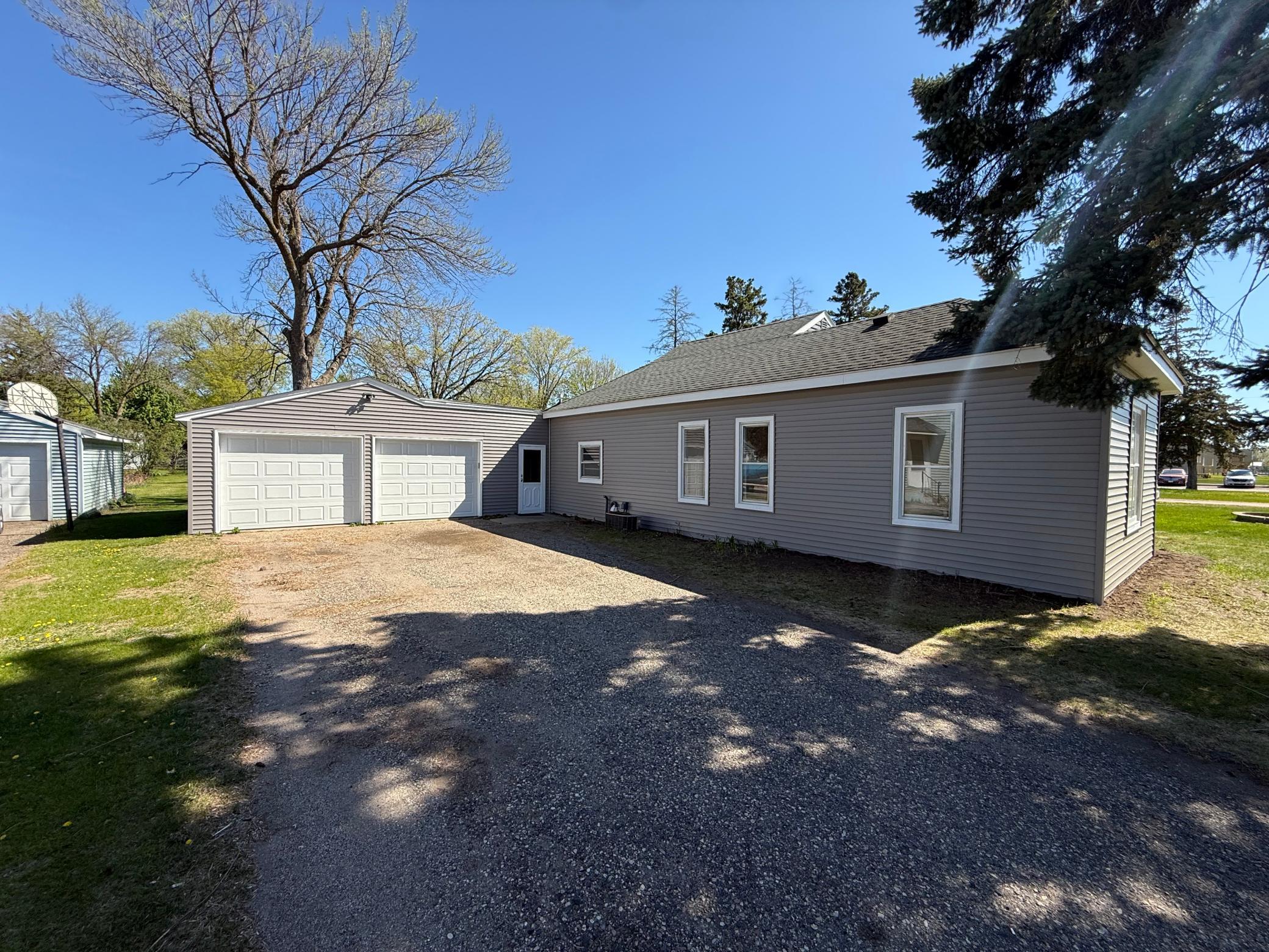 729 E Ripley Street — photo