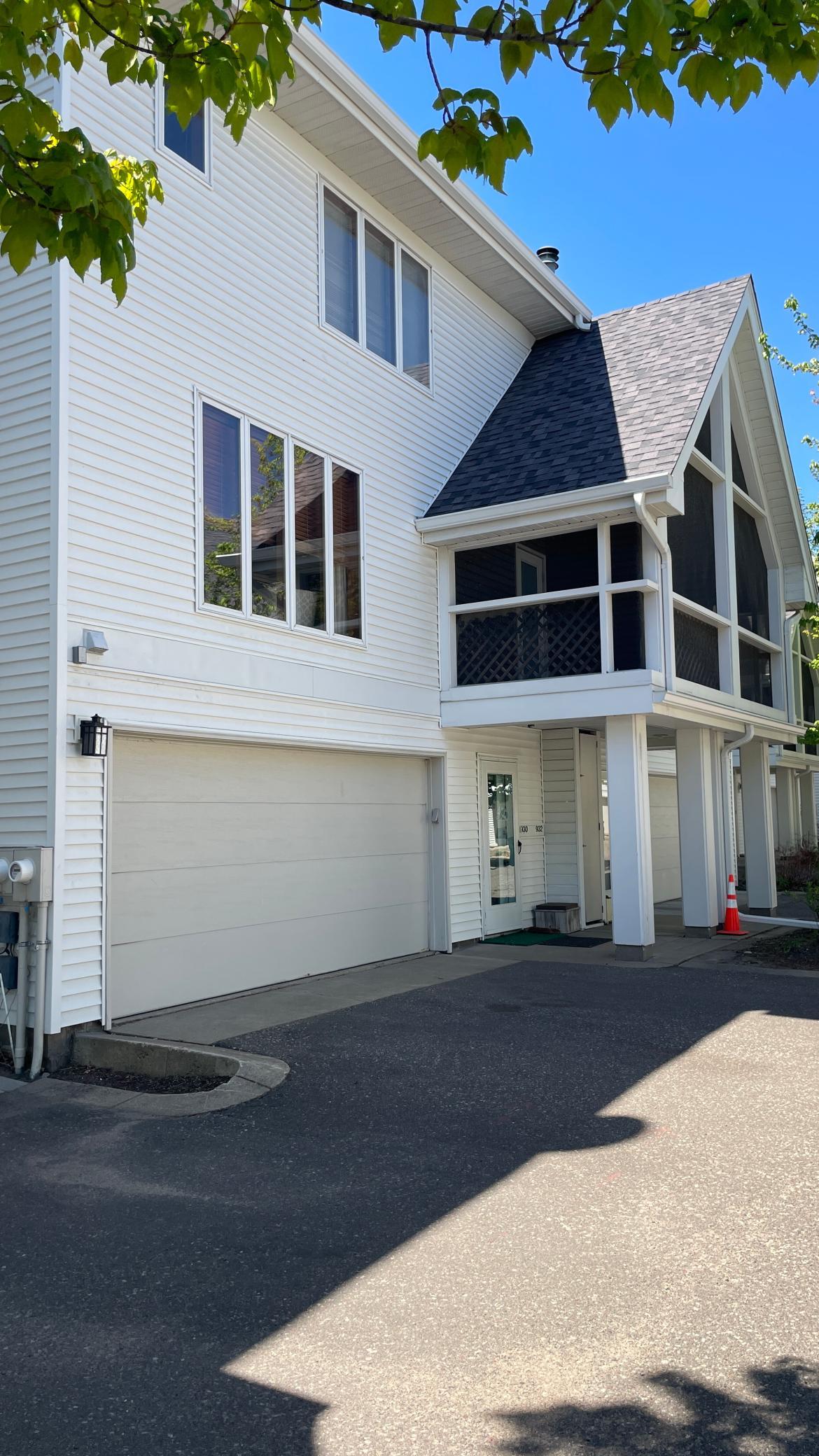930 Dartmouth Place SE — photo