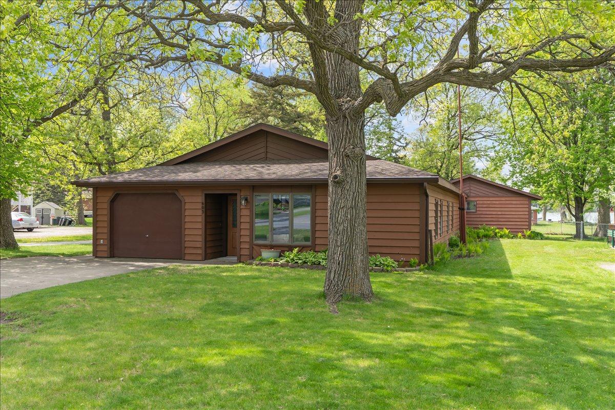 605 Chinook Avenue SW — photo