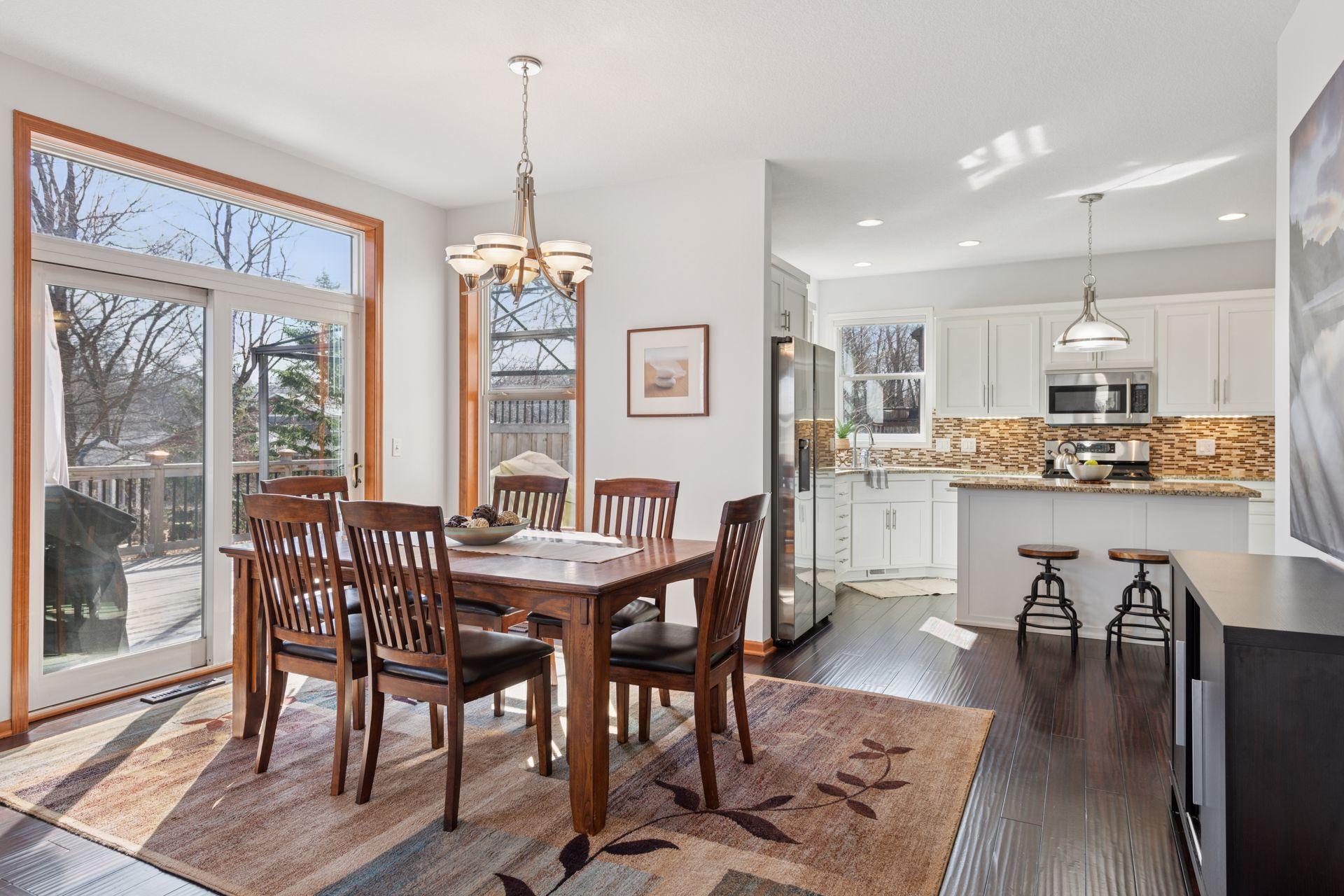 2536 N Saunders Lake Drive — photo