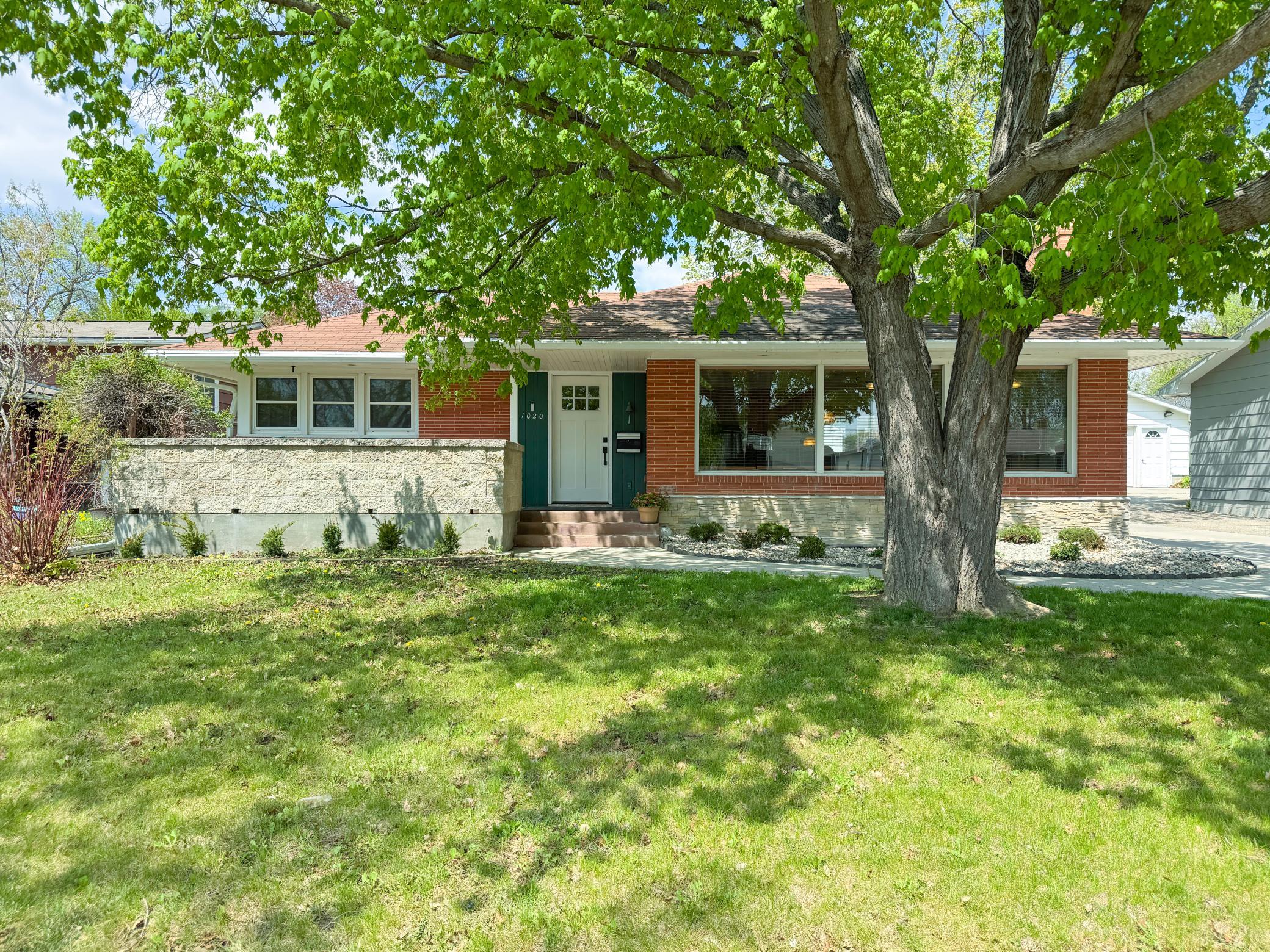 1020 W Lincoln Avenue — photo