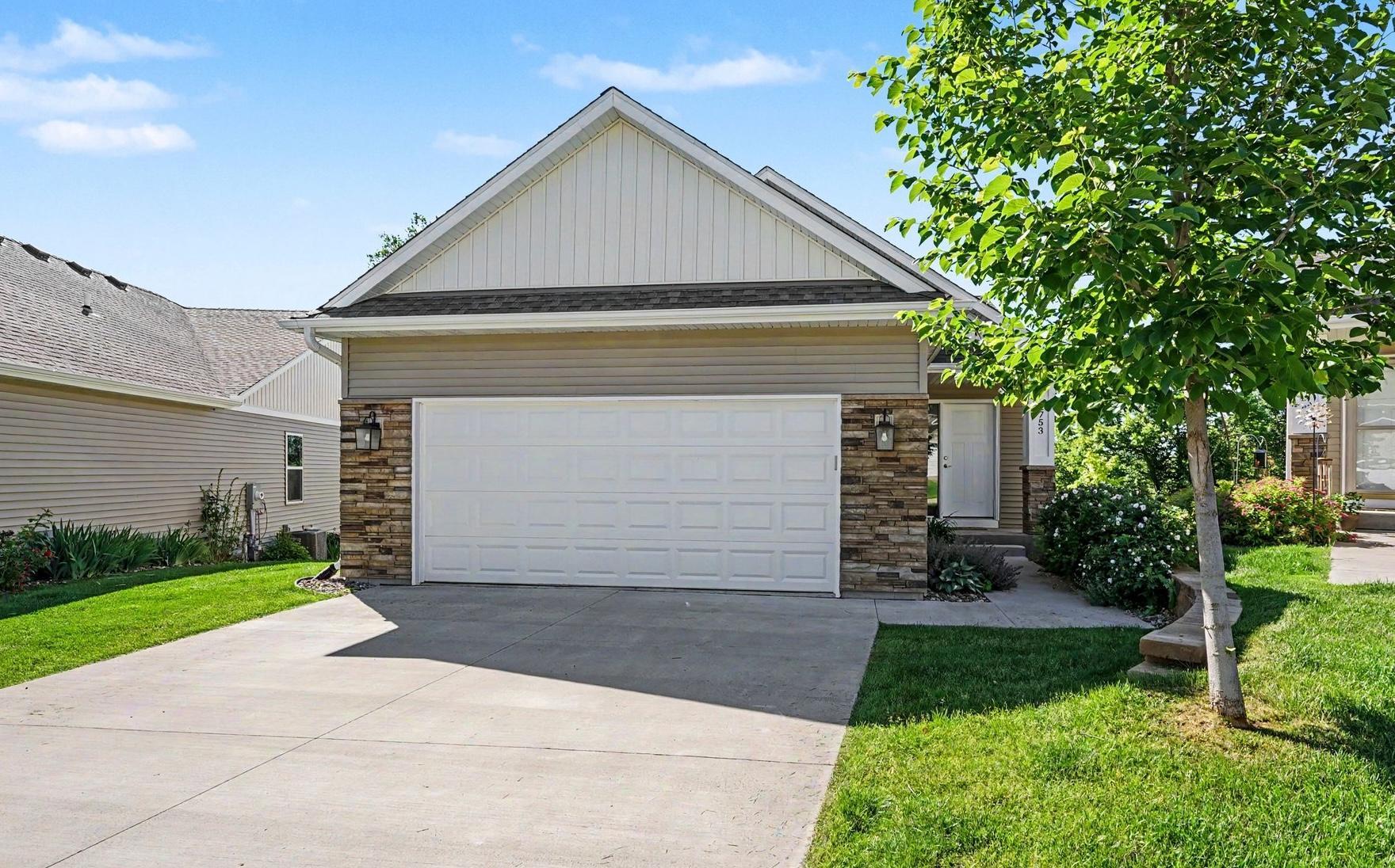 2753 Ridgeview Lane, Red Wing, MN 55066