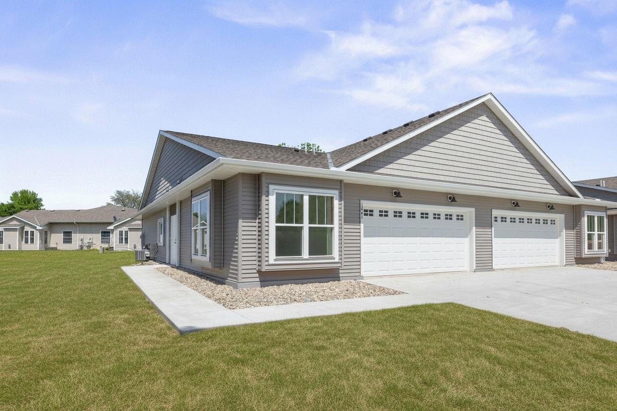 1021 Golf Course Road NW — photo