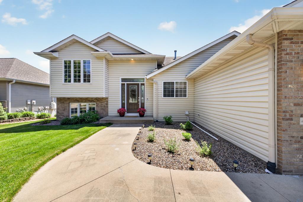 480 Manor Ridge Drive NW, Rochester, MN 55901 — photo 2