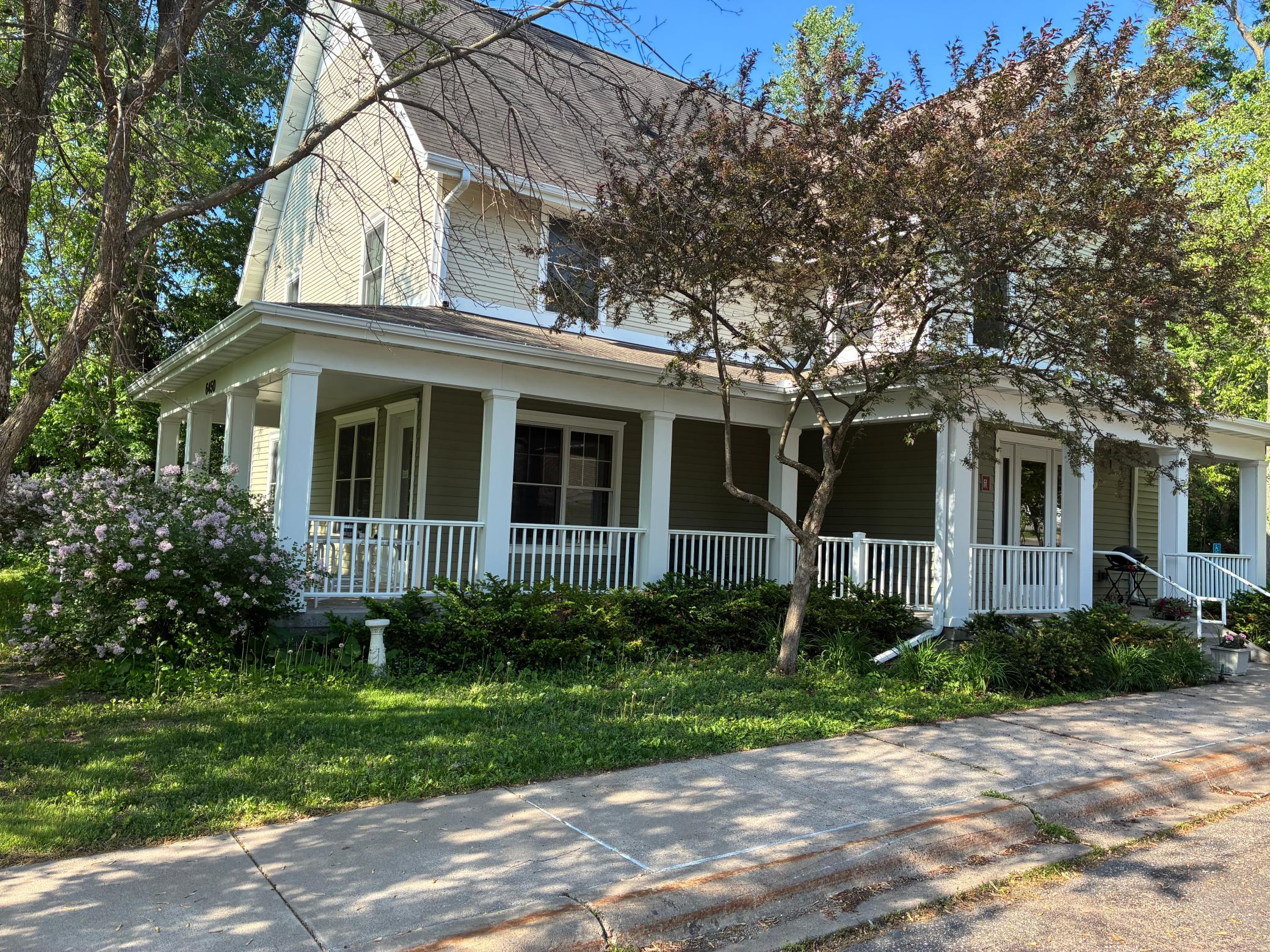 375 Orleans Street E — photo