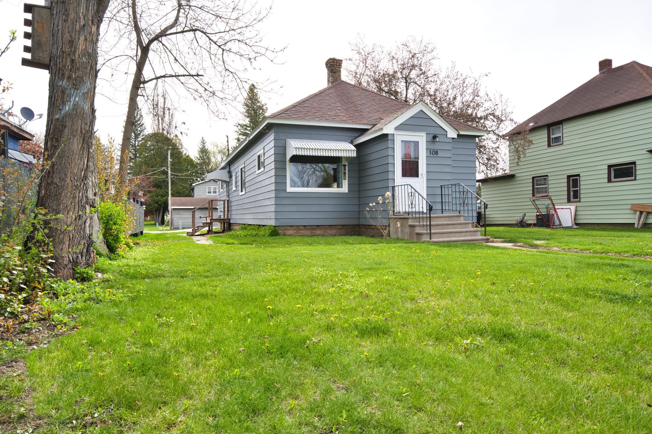 108 Bawden Street — photo