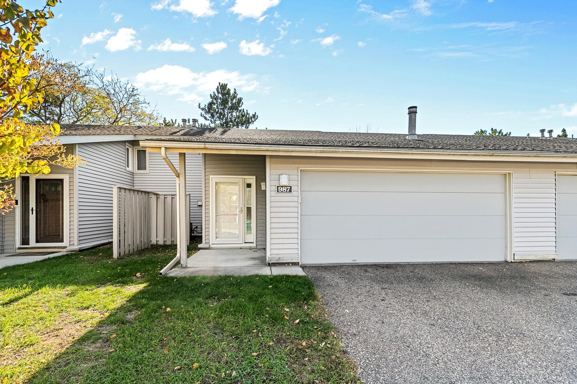 987 Carmel Court — photo