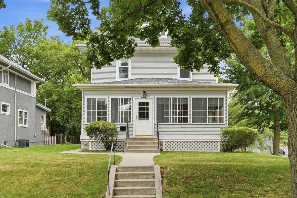 2016 Laurel Avenue — photo