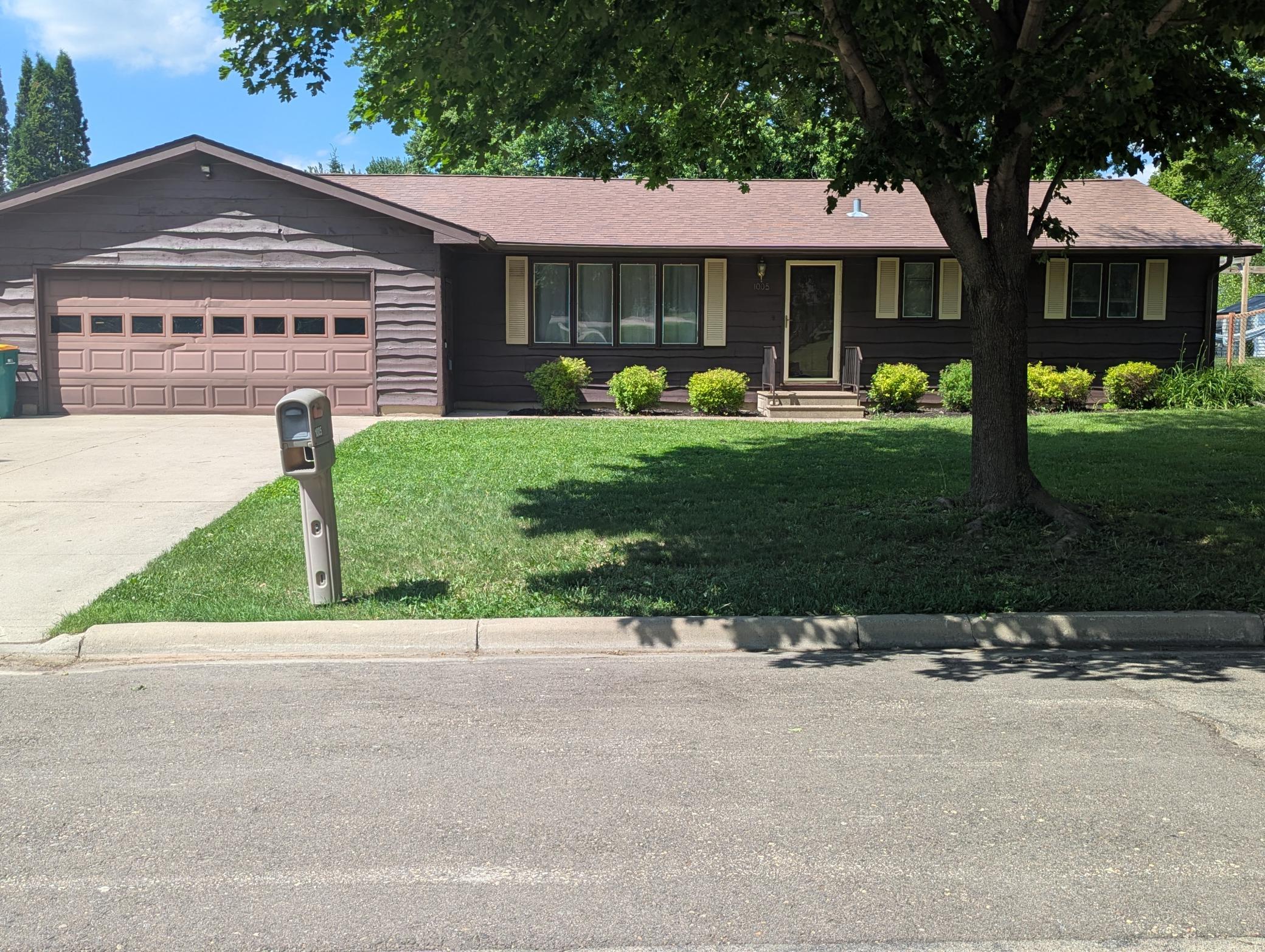 1005 Skylark Lane — photo
