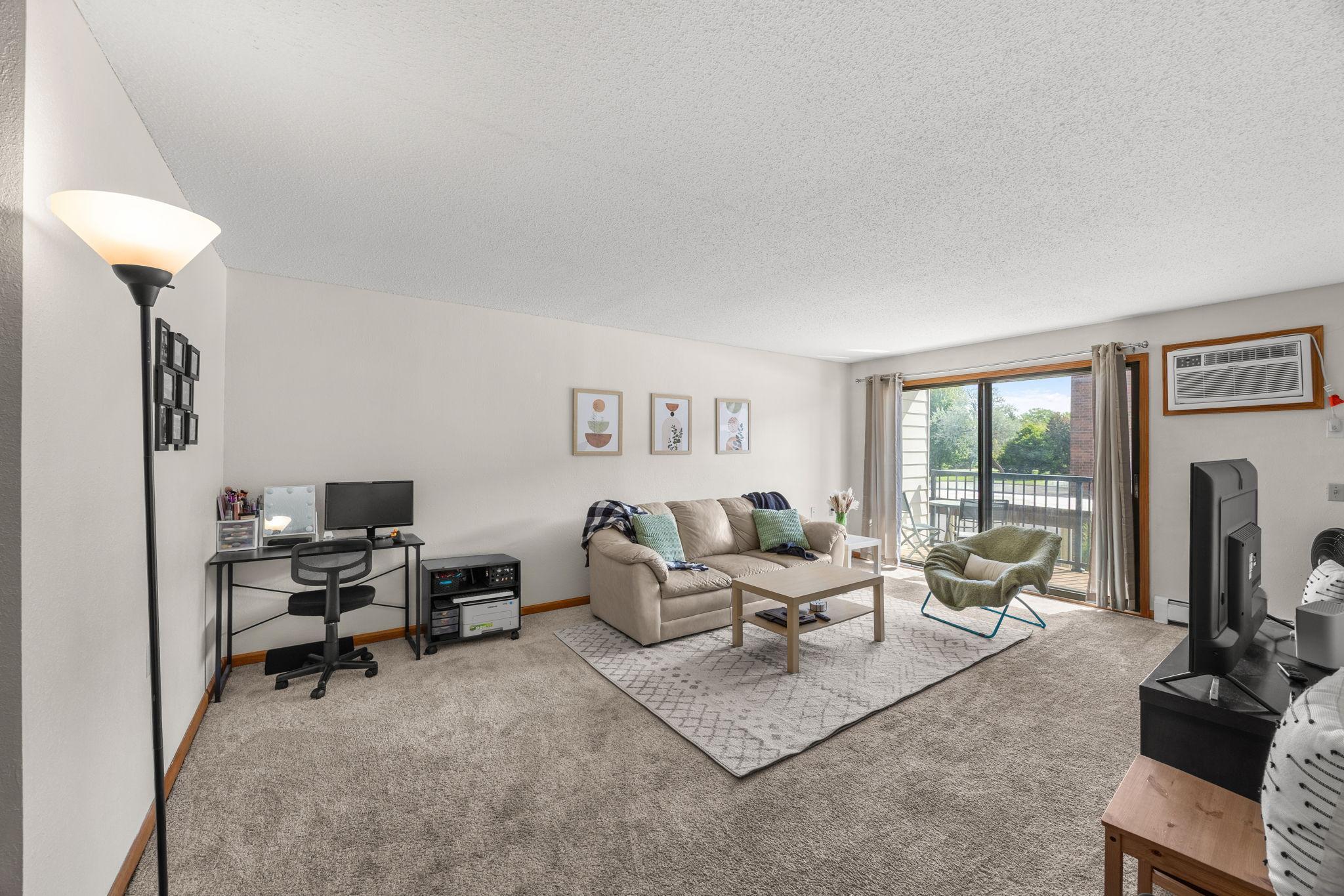 4 Pine Tree Drive 212 — photo