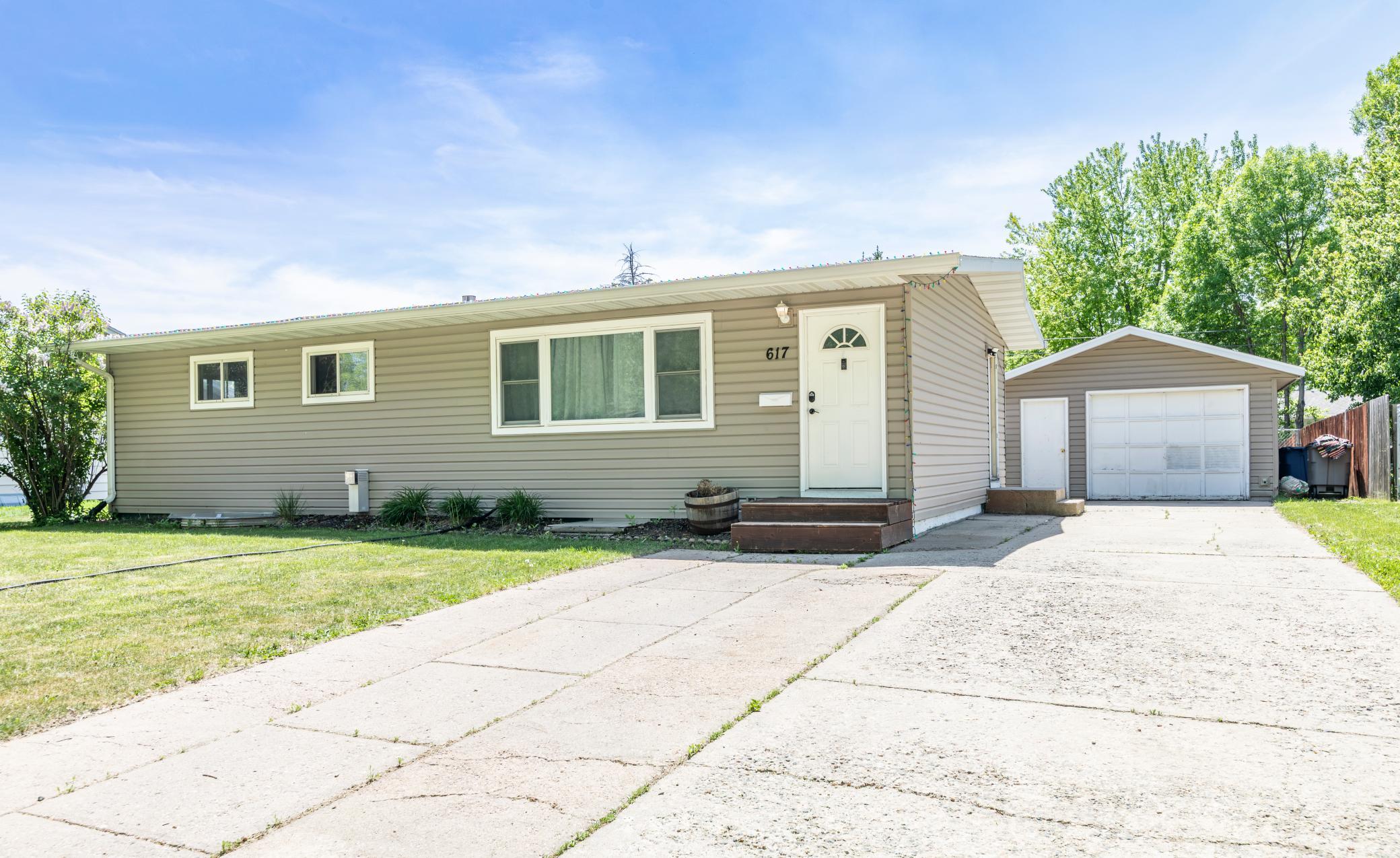617 Cedar Lane — photo