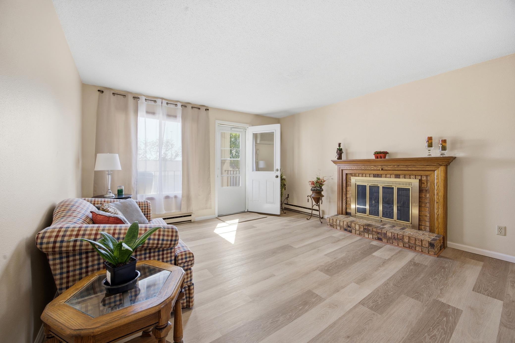 341 Prairiewood Circle S 208 — photo