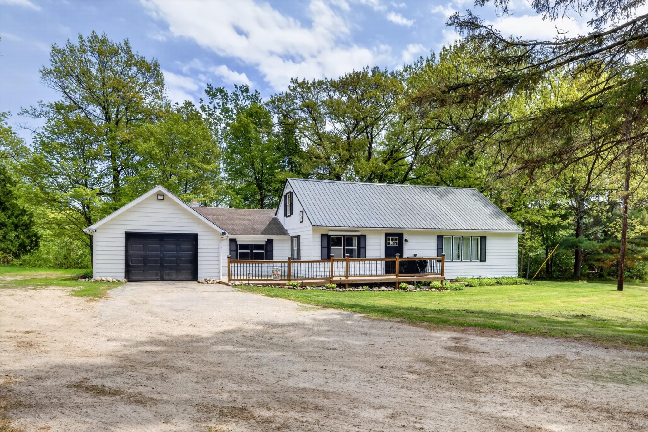 21020 River Road — photo