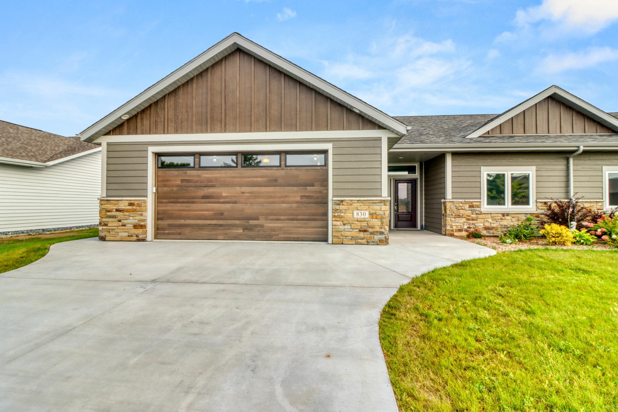 830 Lake Forest Circle — photo